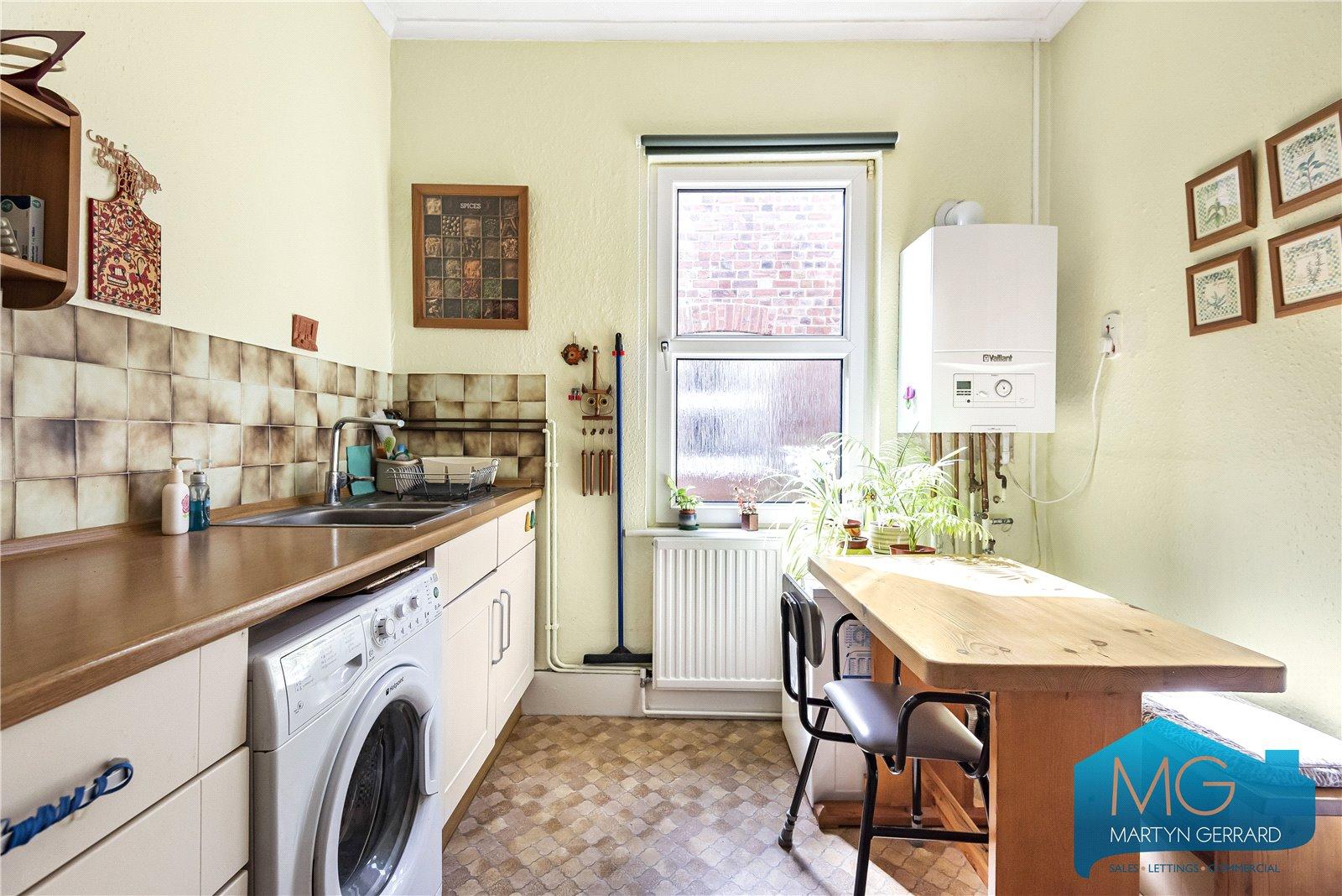 2 bedroom Apartment for sale - Martyn Gerrard