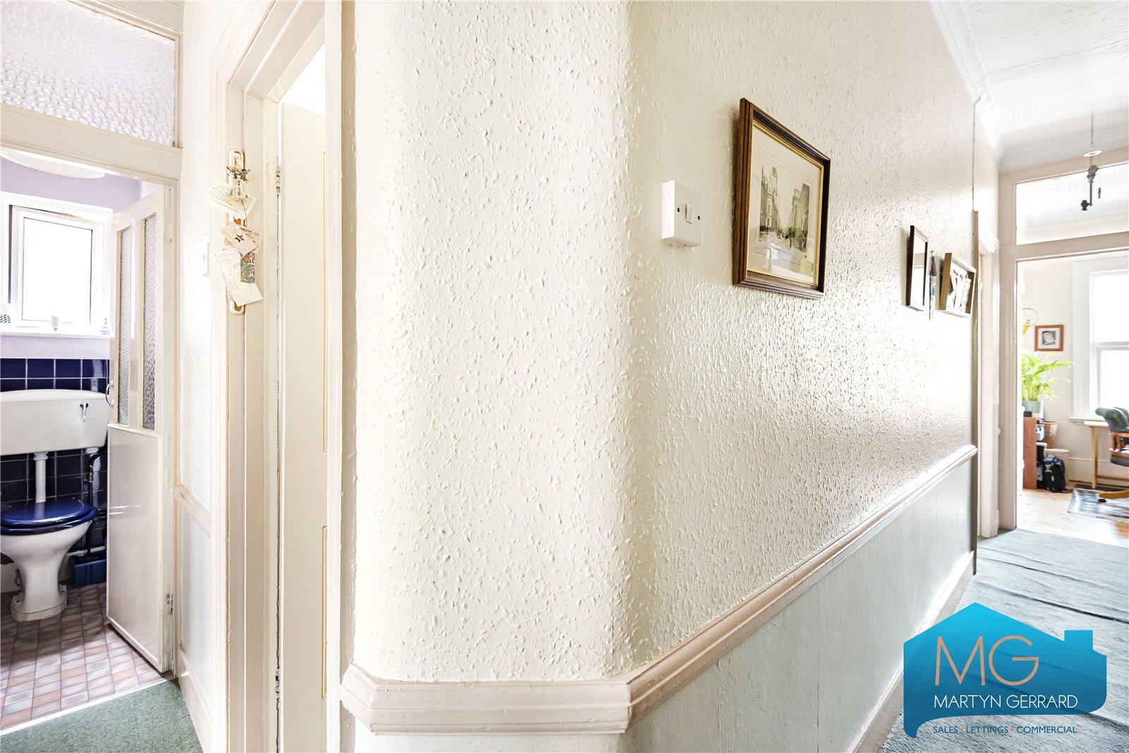 2 bedroom Apartment for sale - Martyn Gerrard