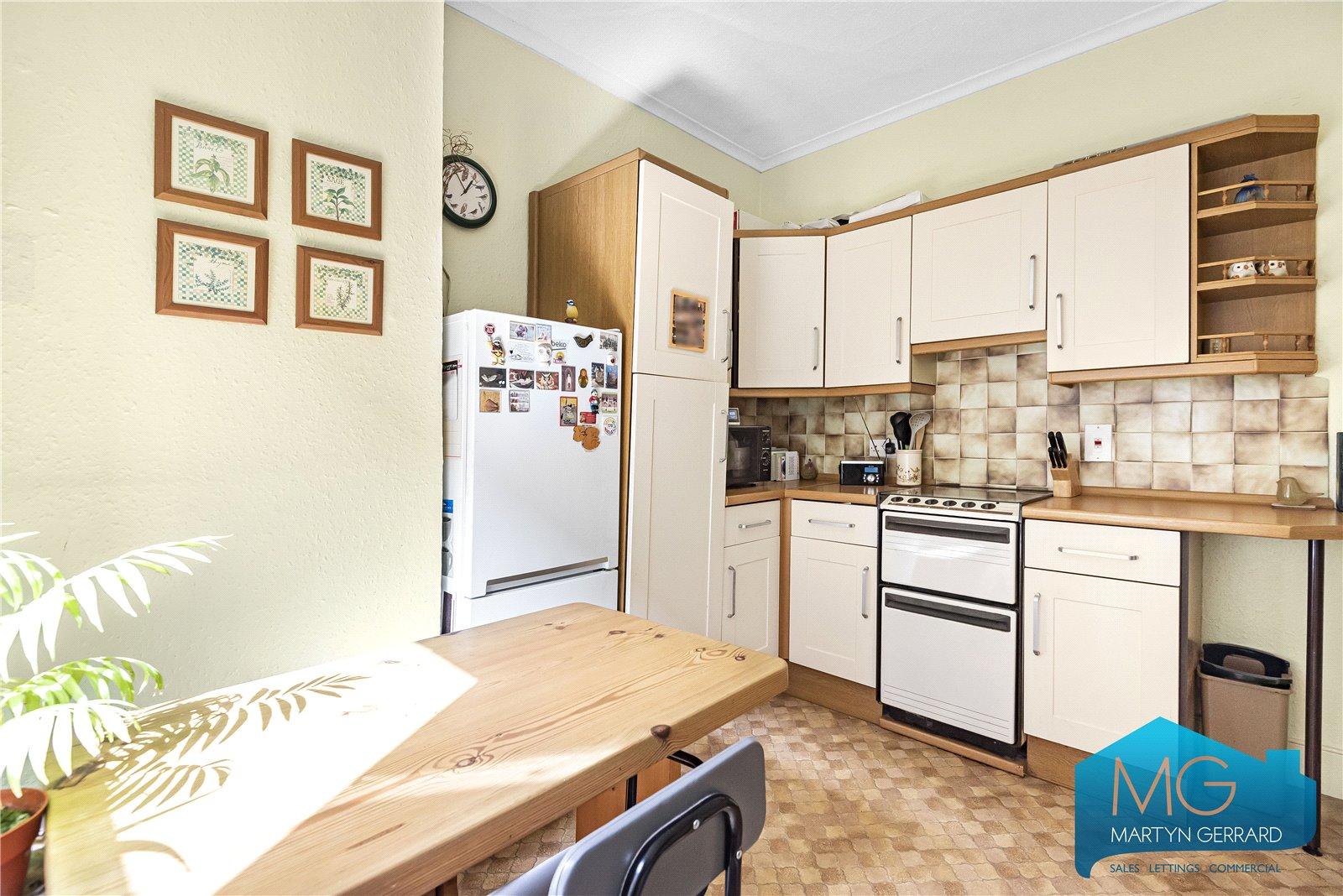 2 bedroom Apartment for sale - Martyn Gerrard