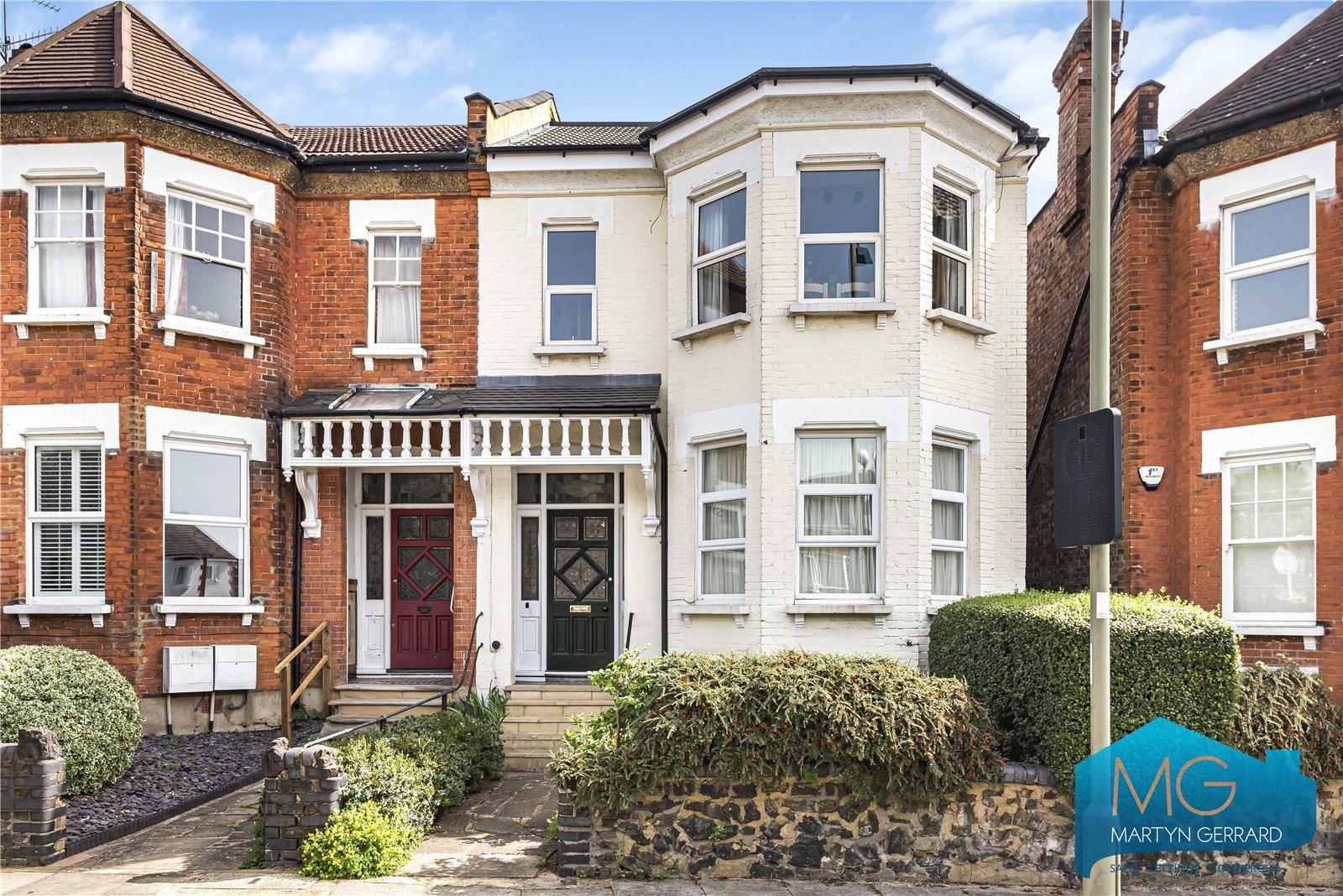 2 bedroom Apartment for sale - Martyn Gerrard