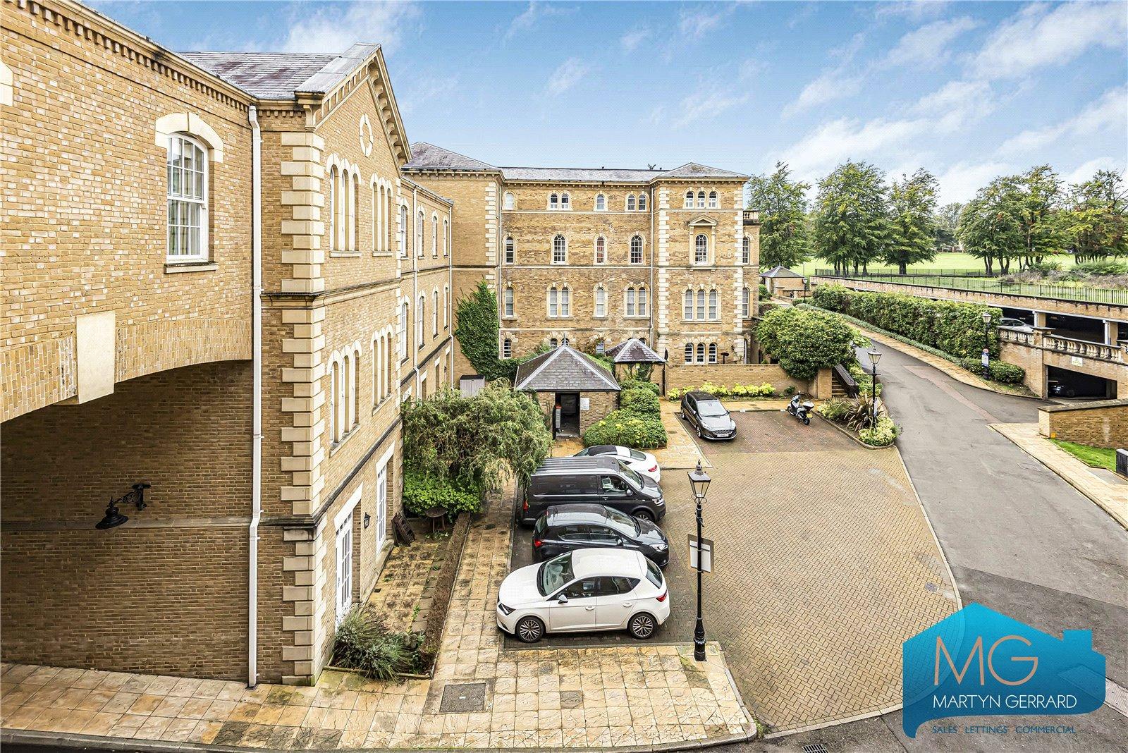2 bedroom Apartment for sale - Martyn Gerrard