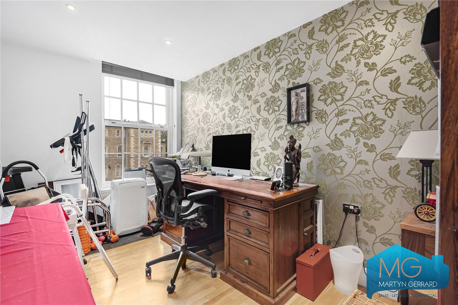 2 bedroom Apartment for sale - Martyn Gerrard