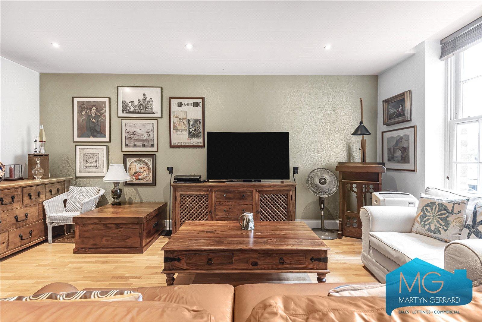 2 bedroom Apartment for sale - Martyn Gerrard