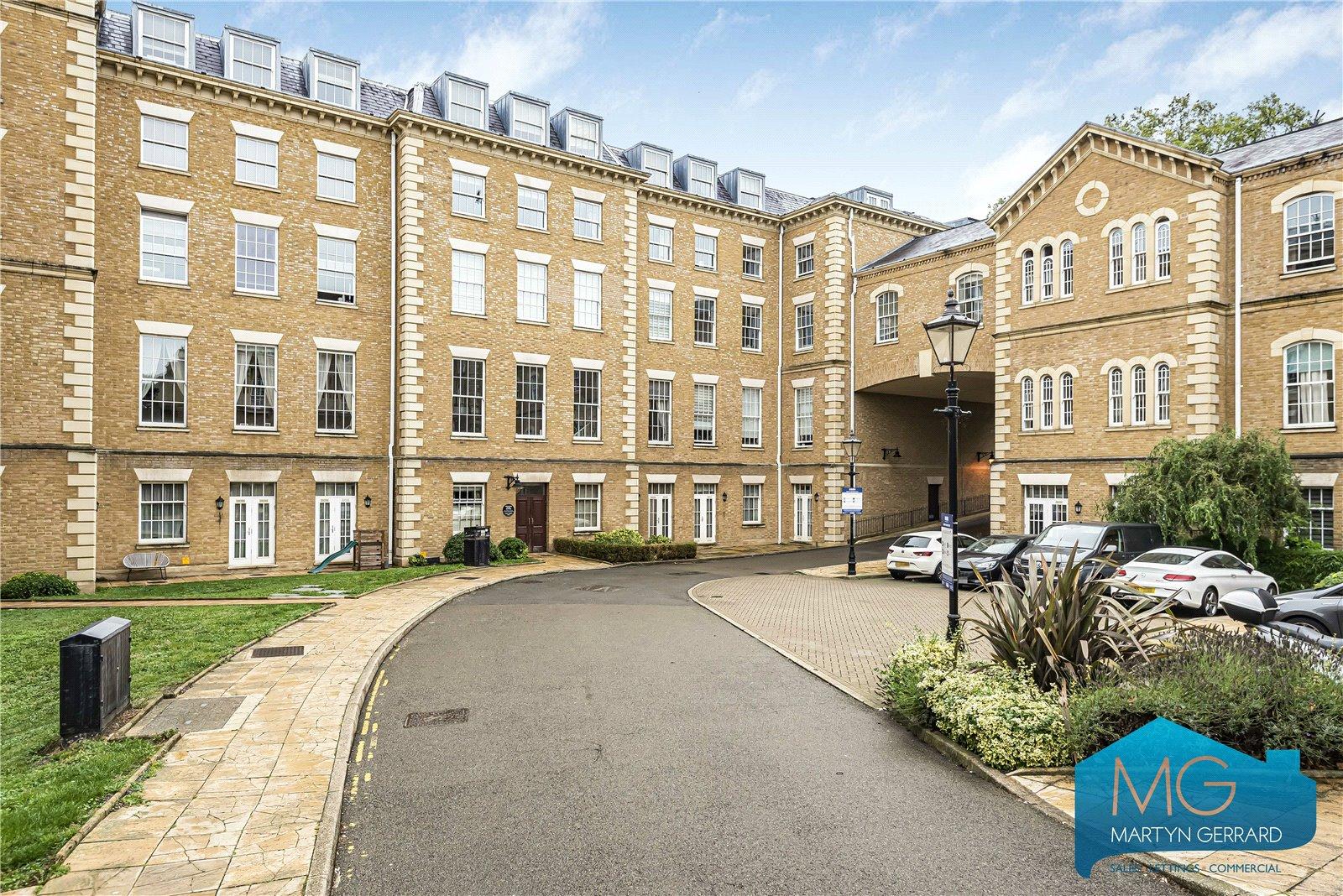 2 bedroom Apartment for sale - Martyn Gerrard