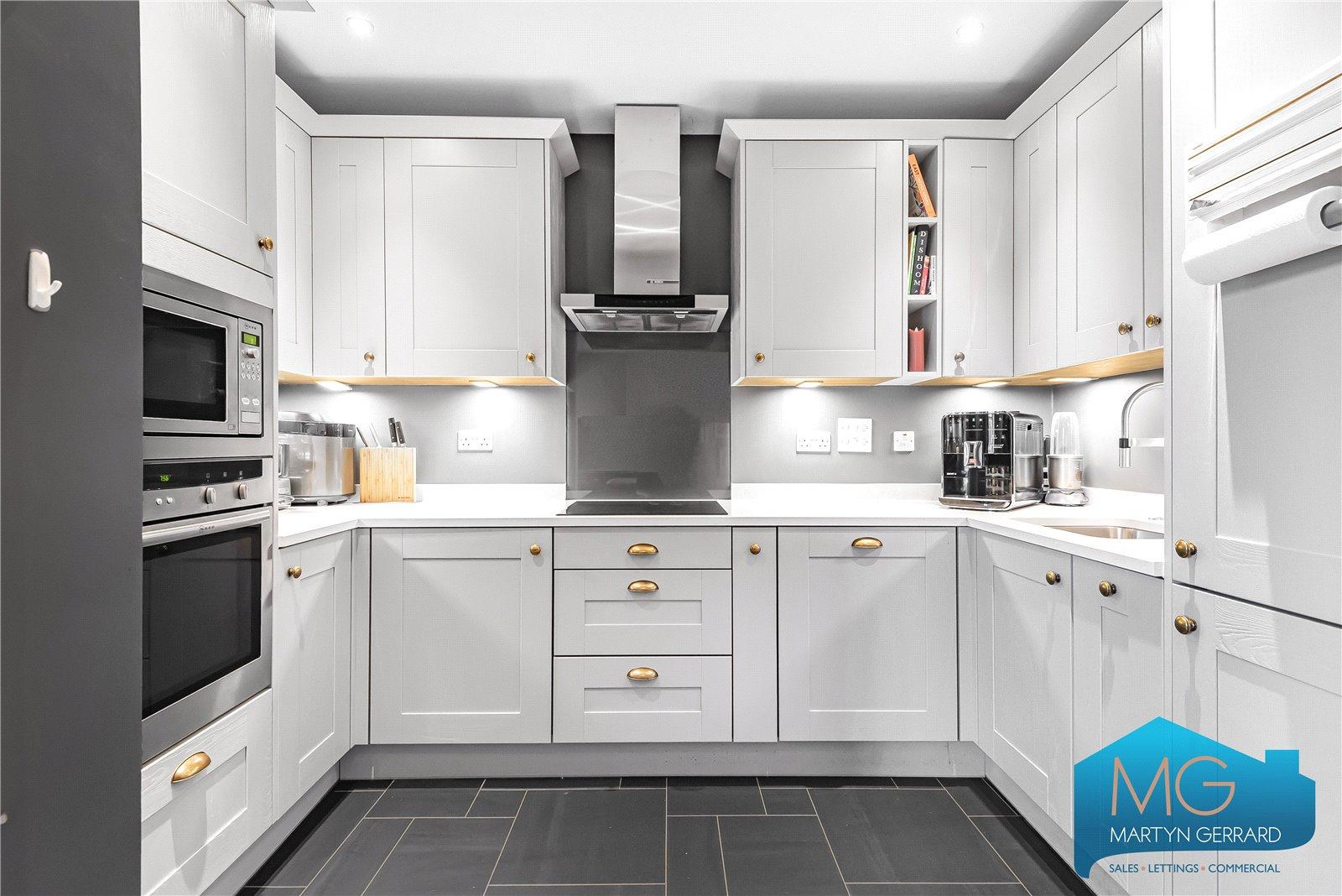 2 bedroom Apartment for sale - Martyn Gerrard