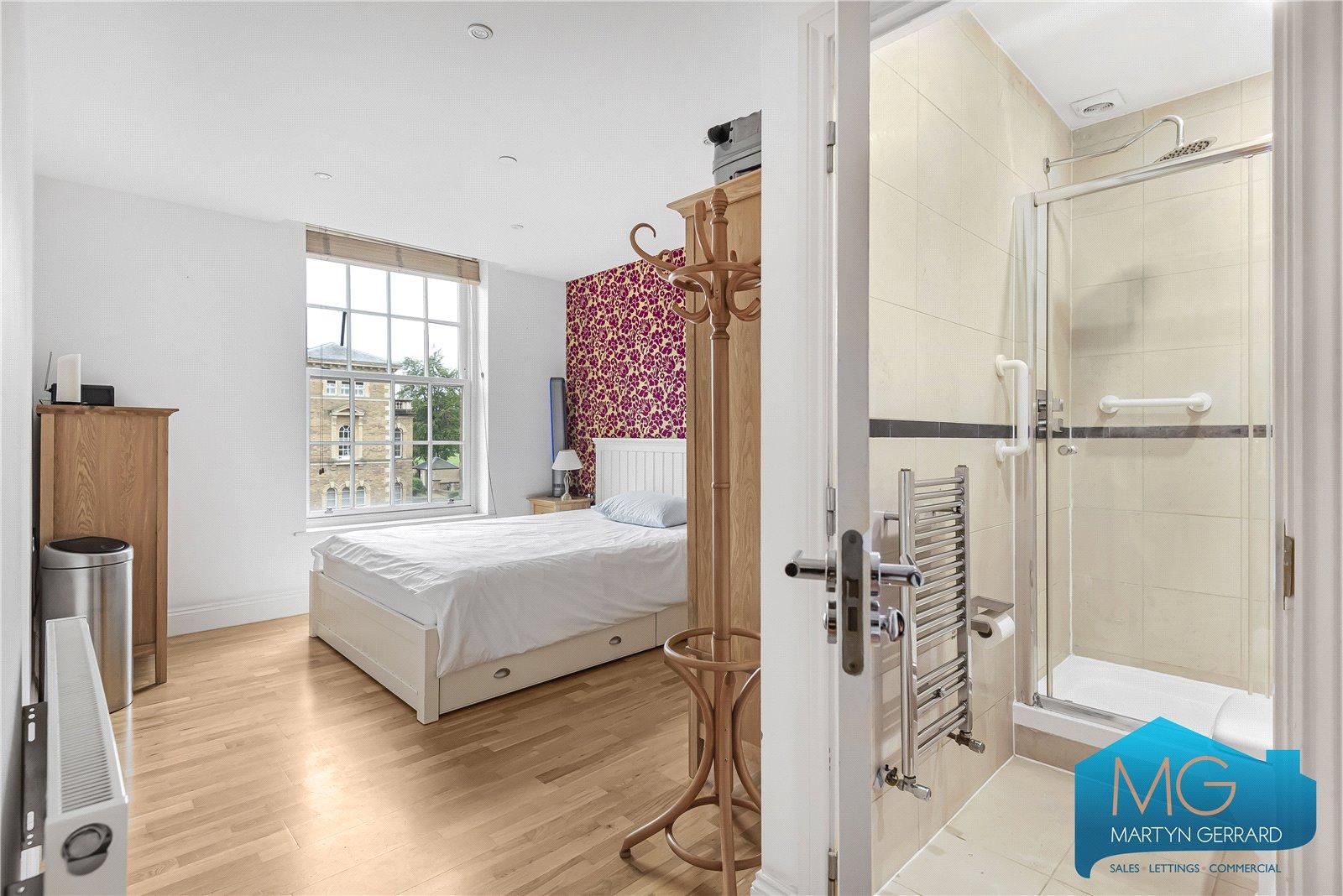 2 bedroom Apartment for sale - Martyn Gerrard