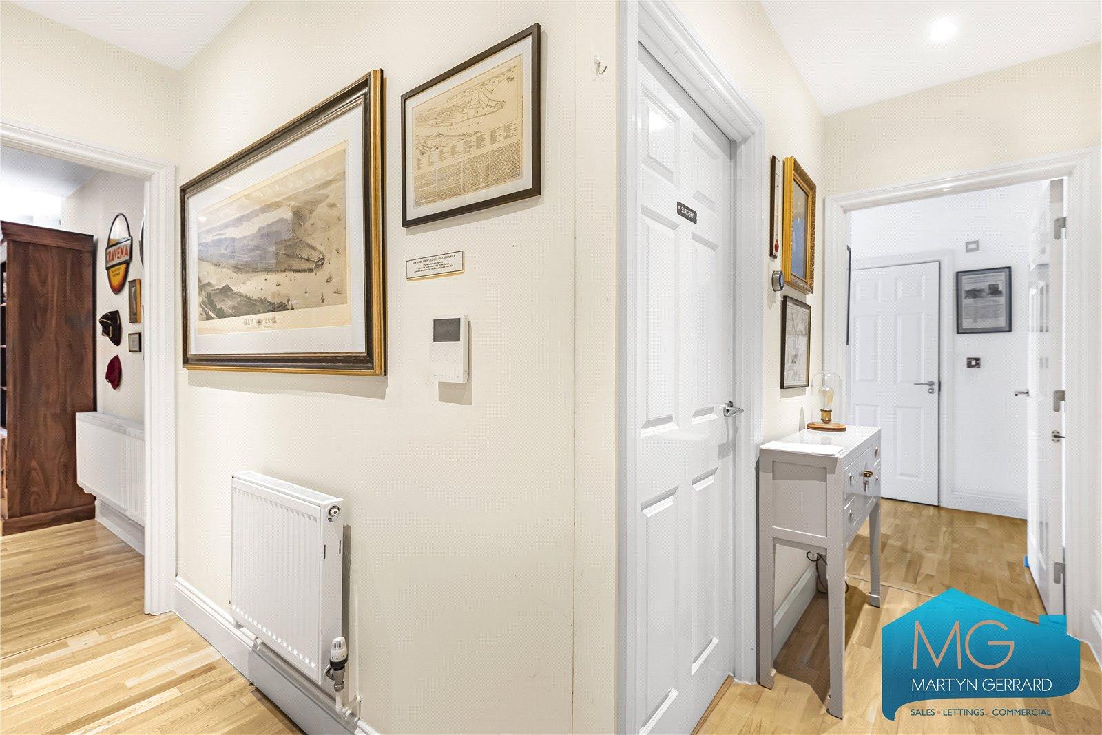 2 bedroom Apartment for sale - Martyn Gerrard