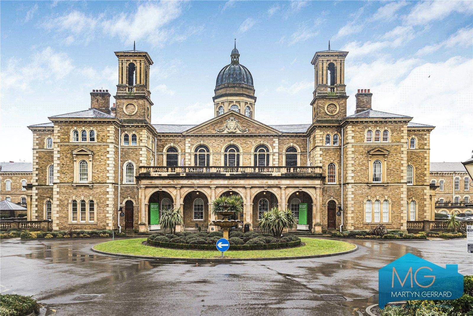 2 bedroom Apartment for sale - Martyn Gerrard