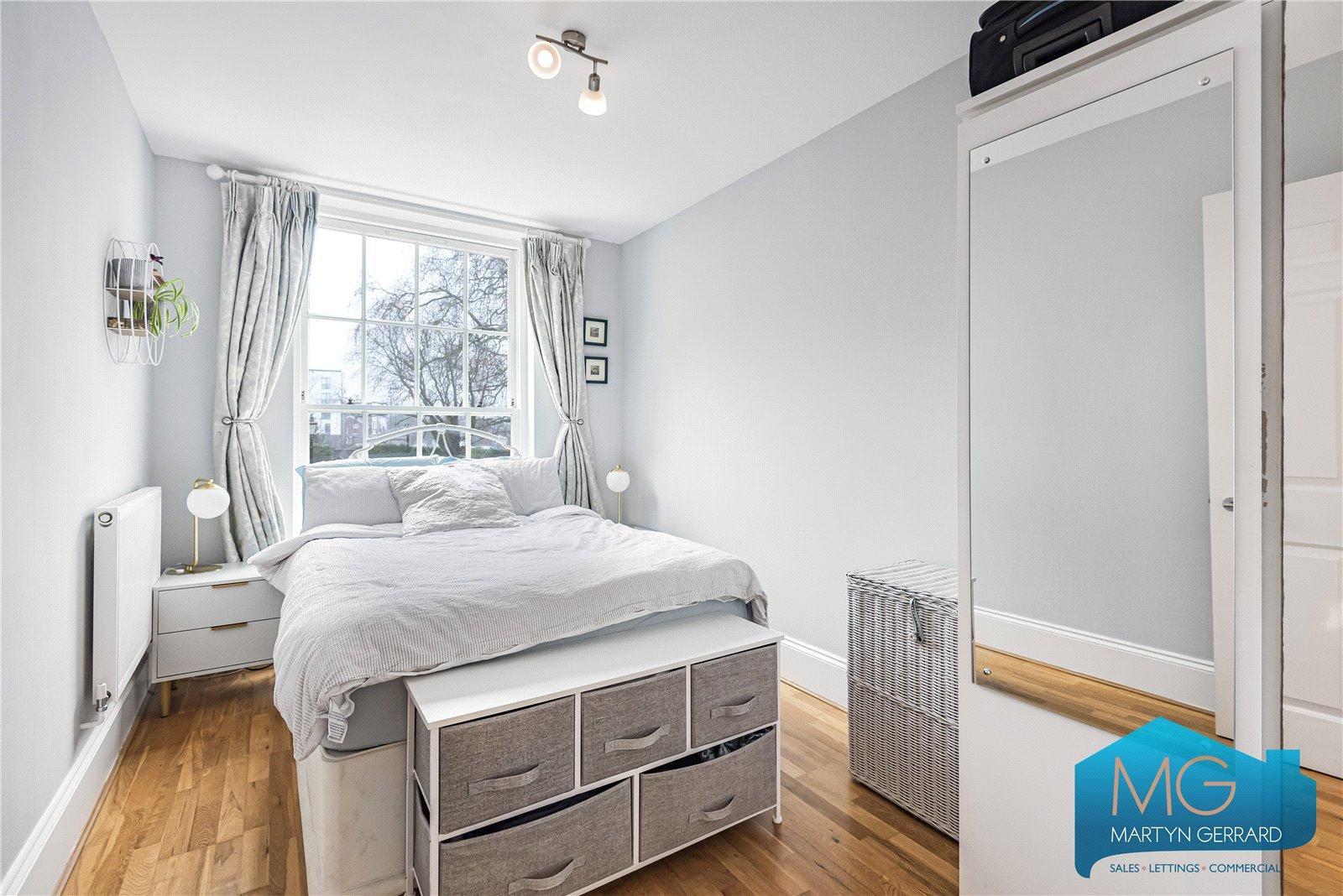 2 bedroom Apartment for sale - Martyn Gerrard