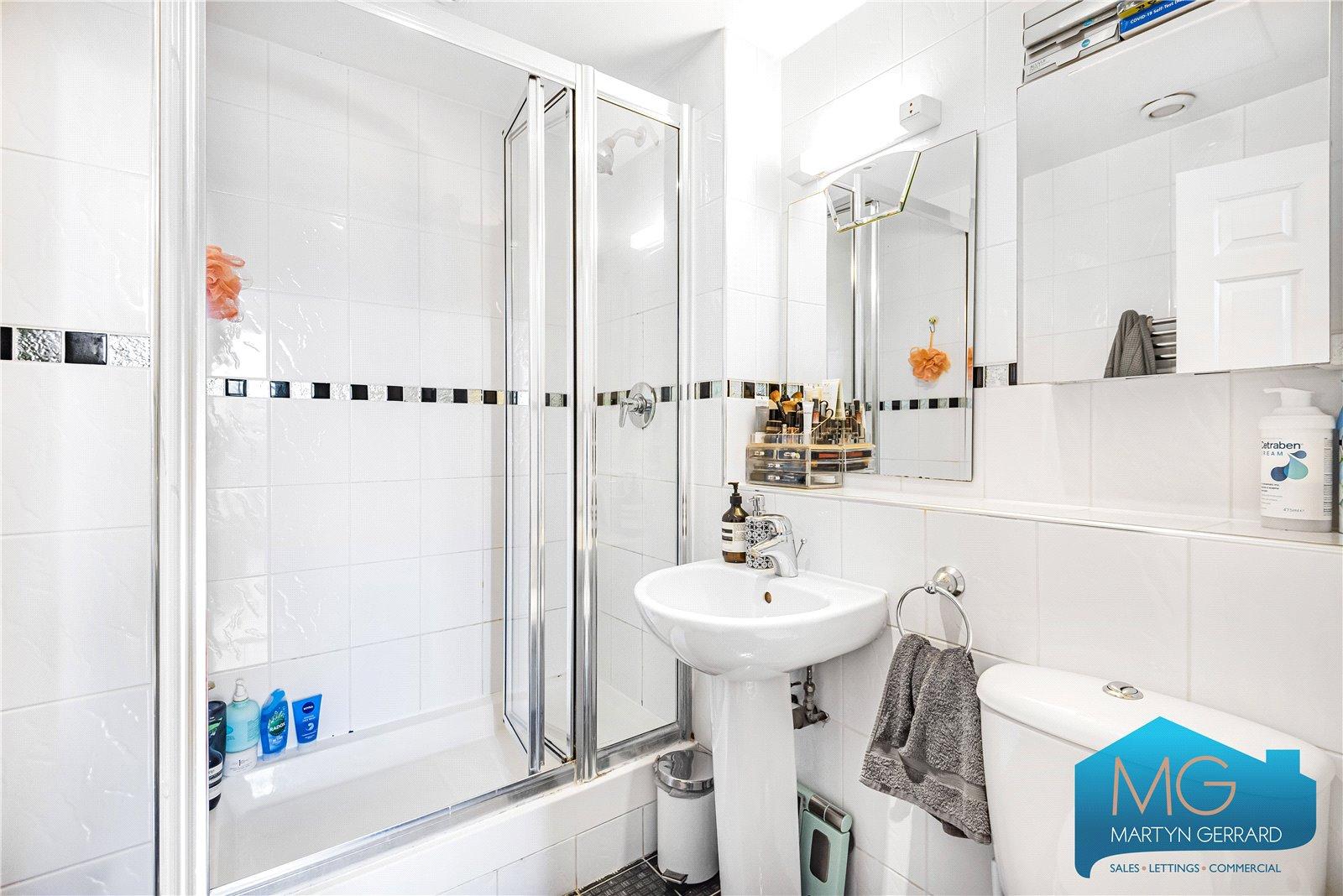 2 bedroom Apartment for sale - Martyn Gerrard