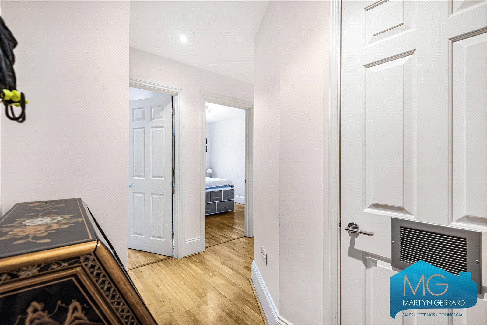 2 bedroom Apartment for sale - Martyn Gerrard
