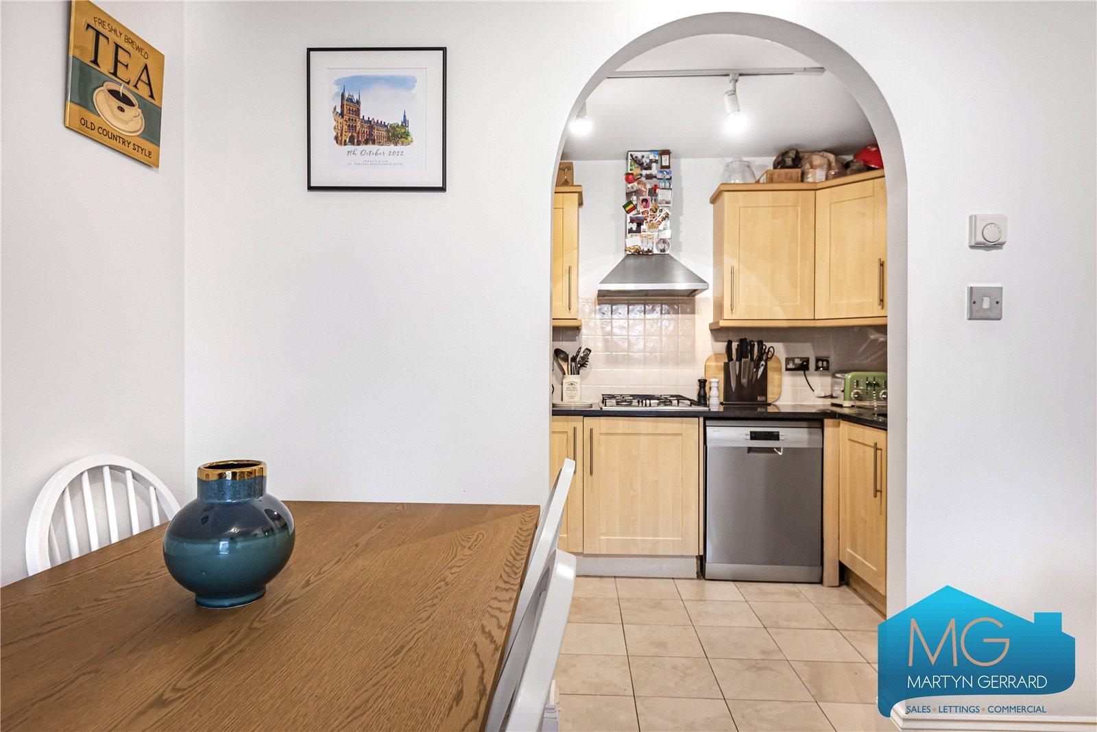 2 bedroom Apartment for sale - Martyn Gerrard