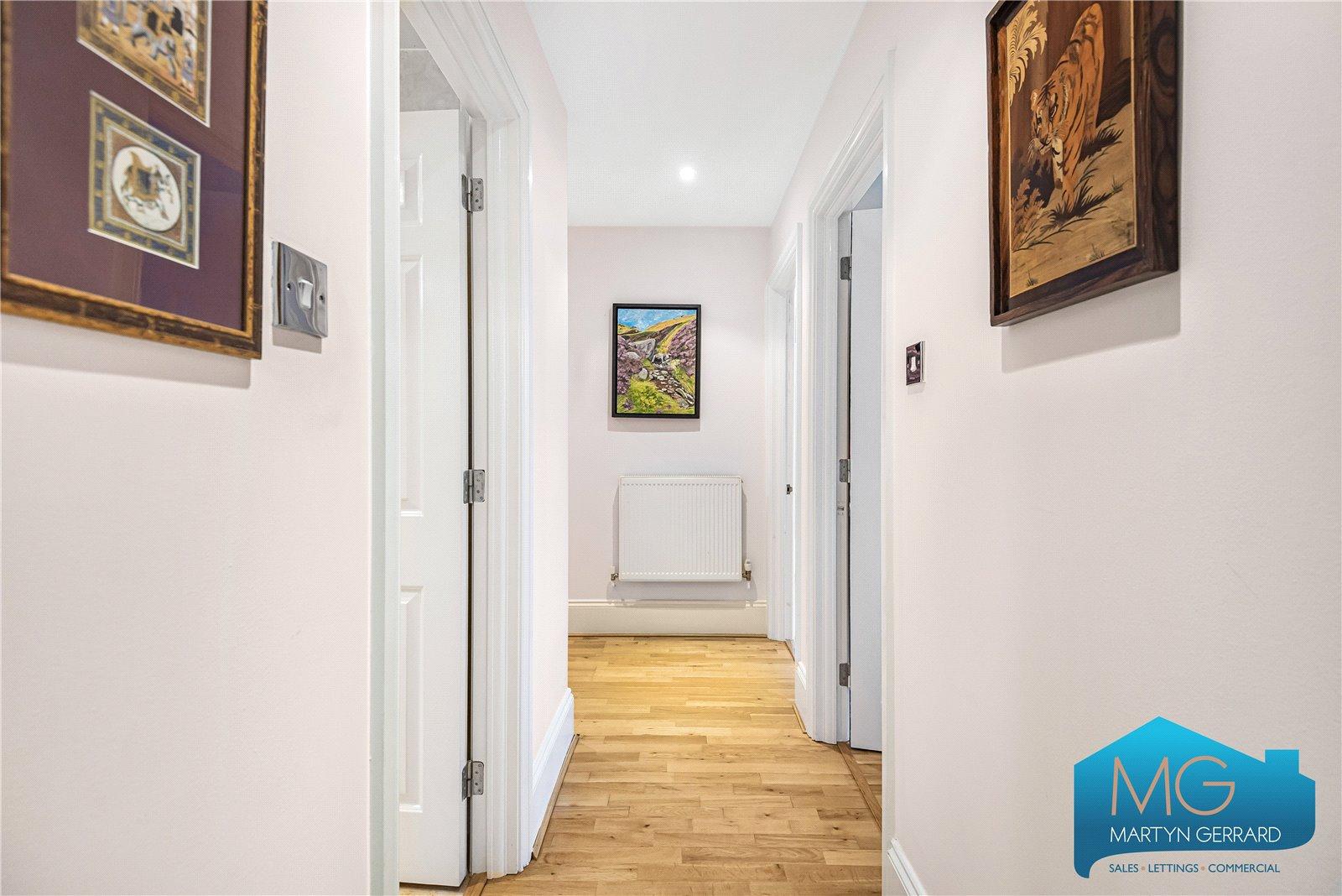 2 bedroom Apartment for sale - Martyn Gerrard