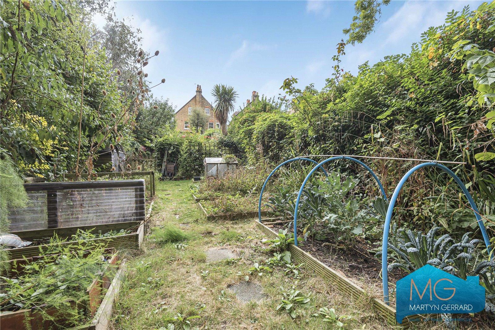 4 bedroom Semi-Detached House for sale - Martyn Gerrard