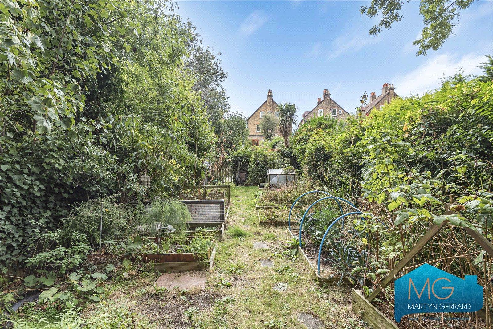4 bedroom Semi-Detached House for sale - Martyn Gerrard