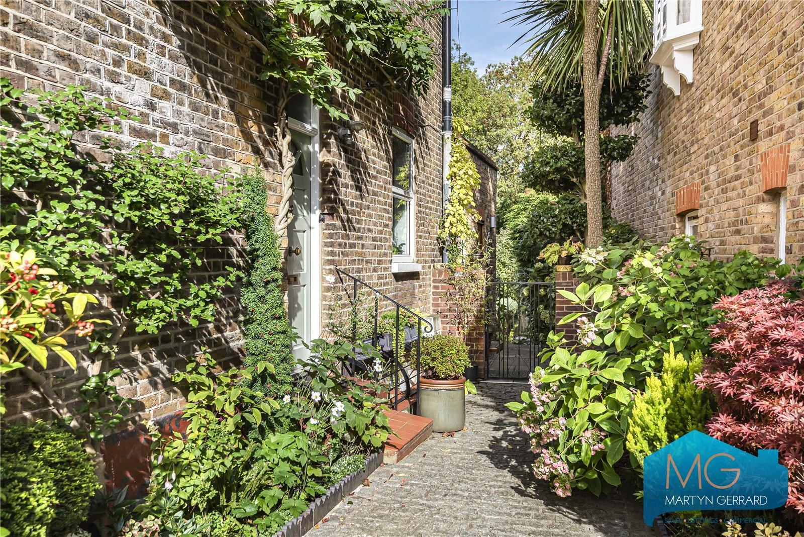 4 bedroom Semi-Detached House for sale - Martyn Gerrard