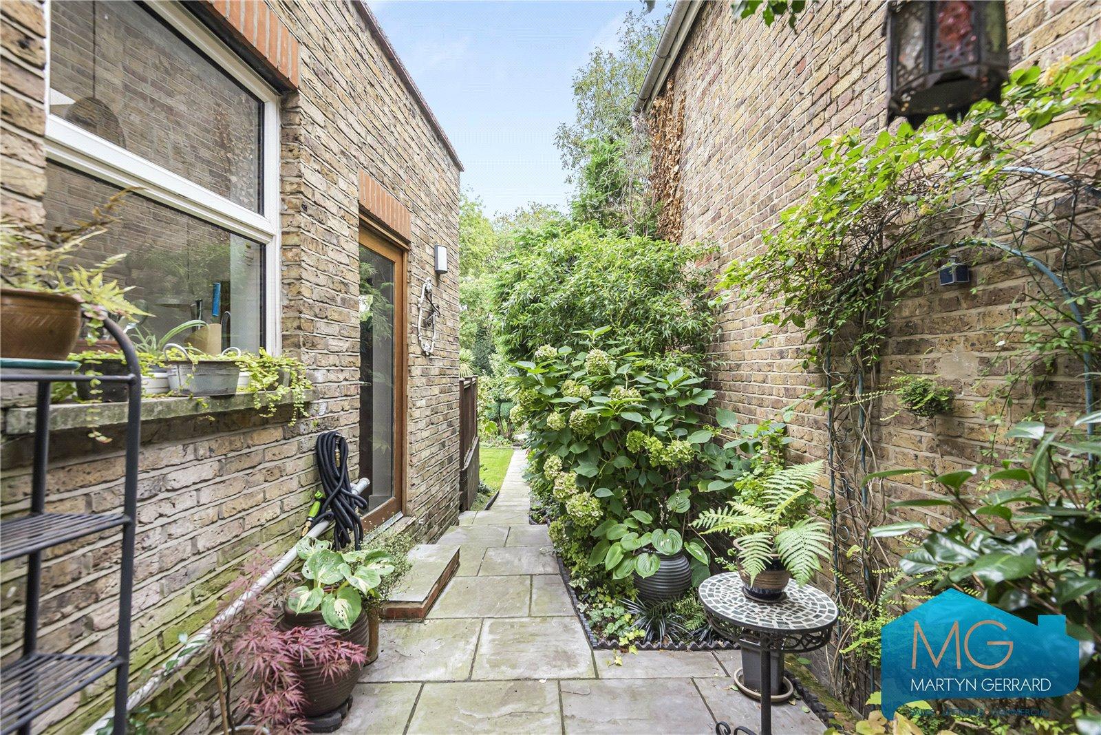 4 bedroom Semi-Detached House for sale - Martyn Gerrard