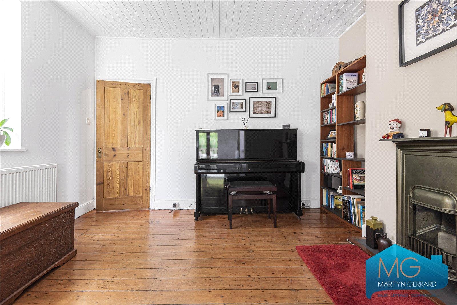 4 bedroom Semi-Detached House for sale - Martyn Gerrard