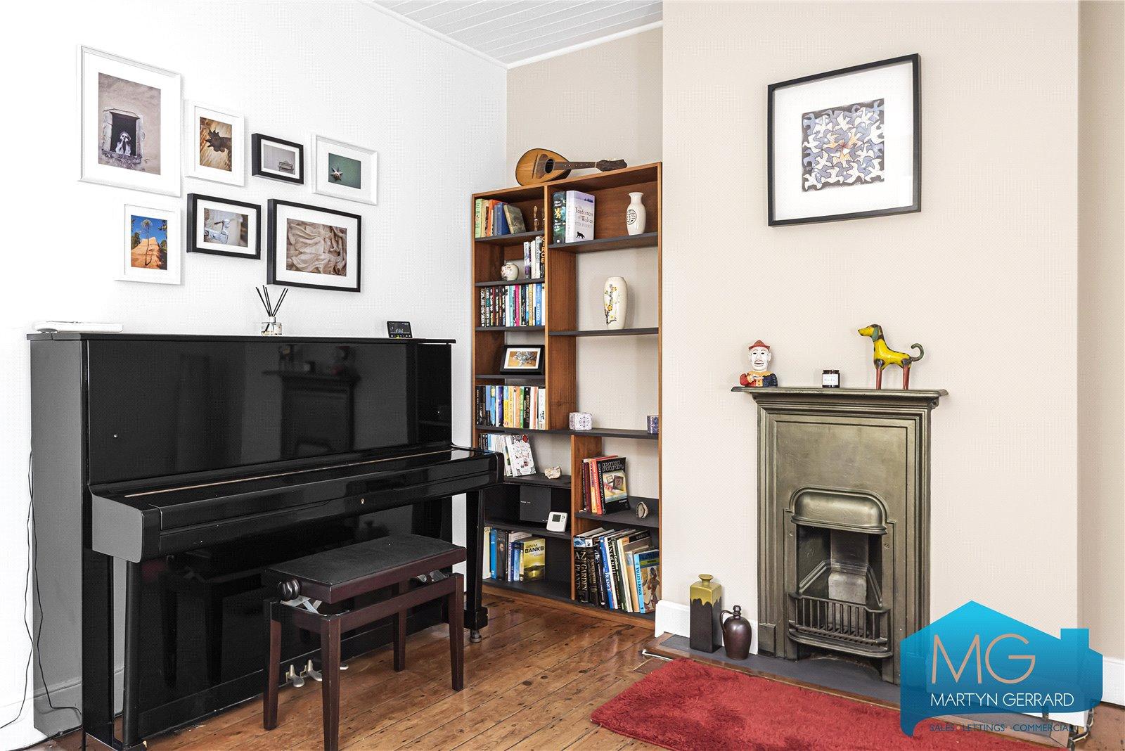 4 bedroom Semi-Detached House for sale - Martyn Gerrard