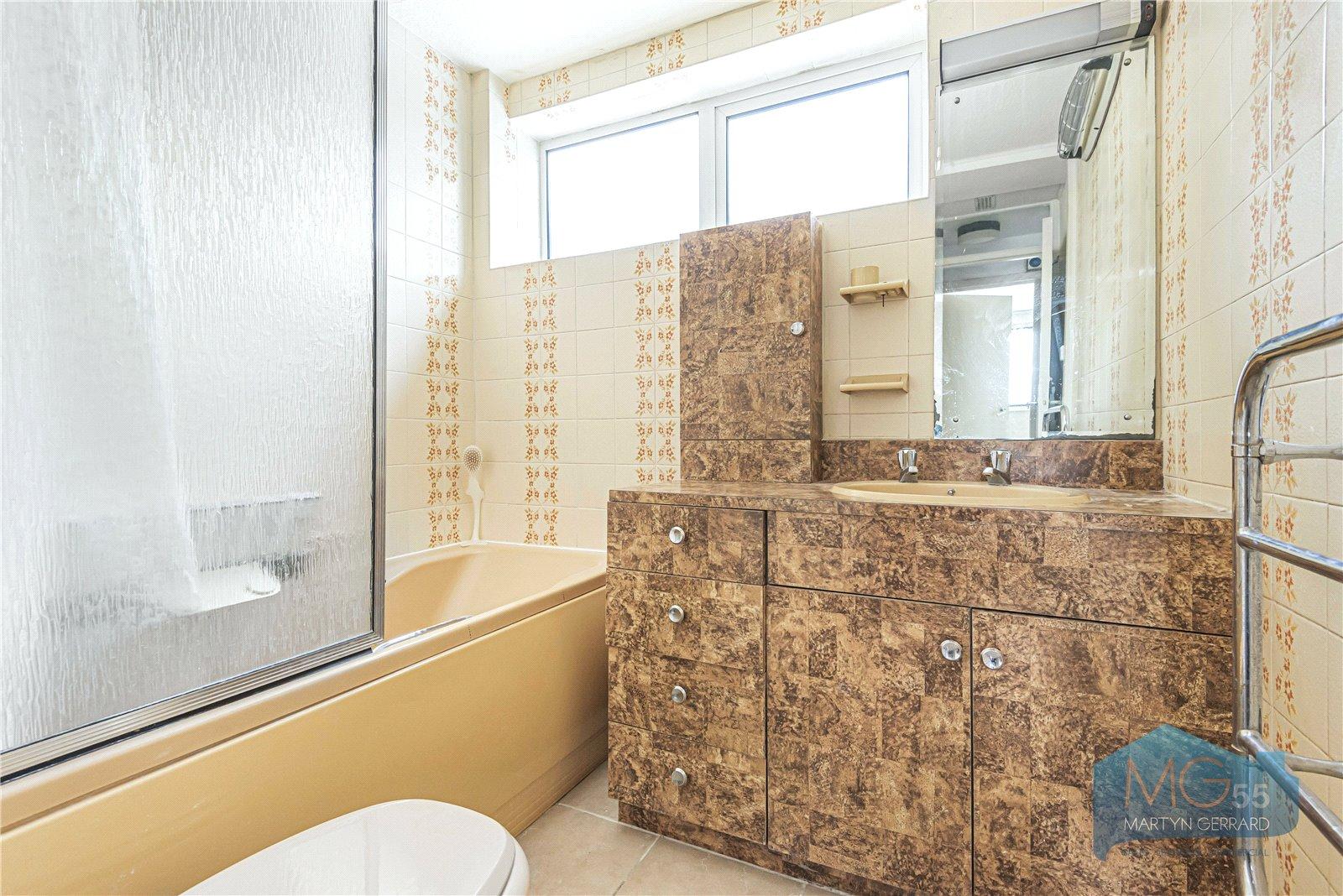 2 bedroom Terraced House for sale - Martyn Gerrard