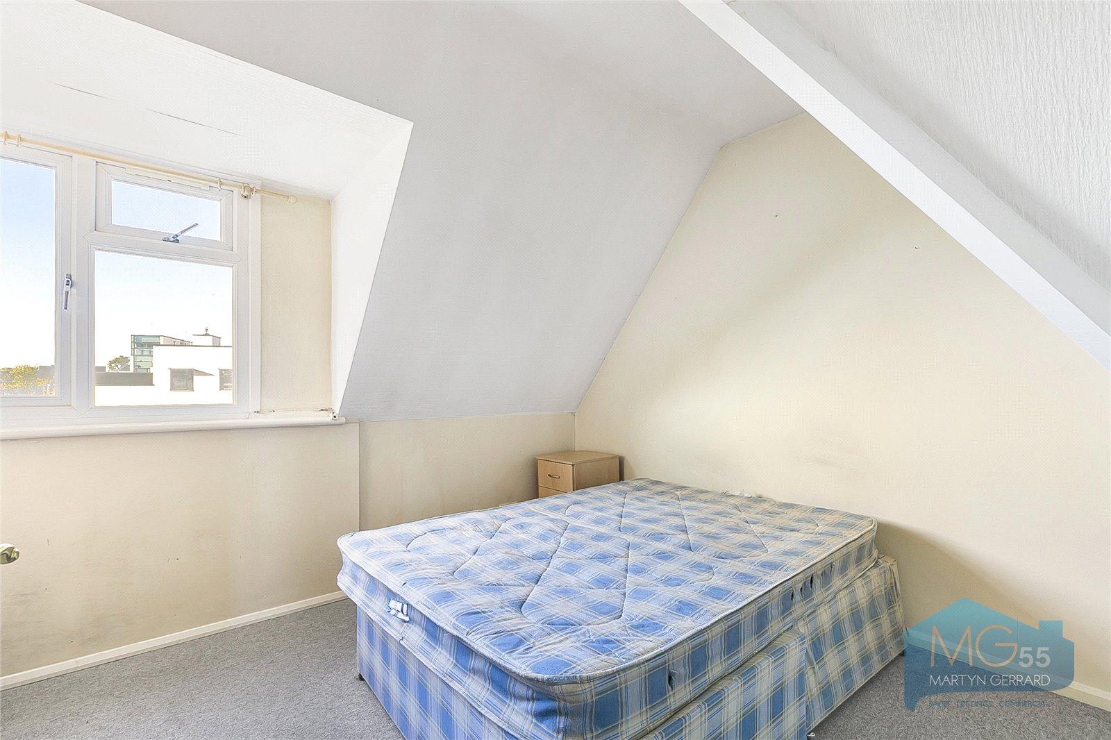 2 bedroom Apartment for sale - Martyn Gerrard