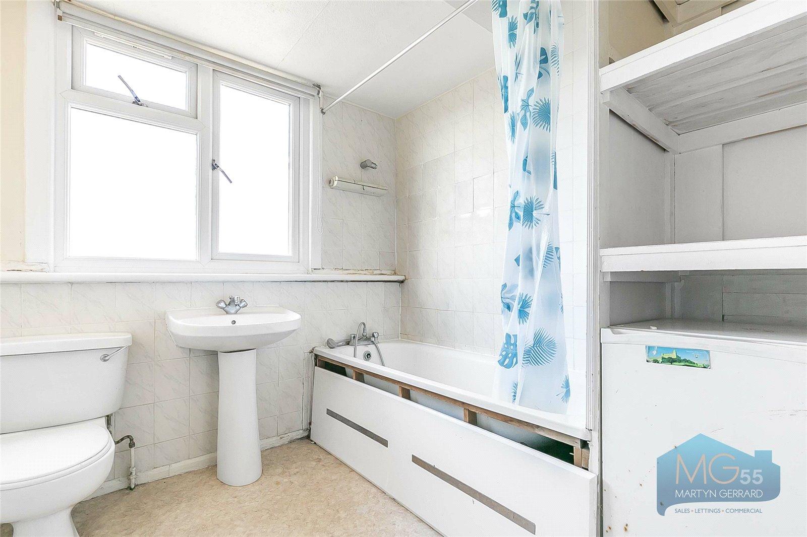 2 bedroom Apartment for sale - Martyn Gerrard