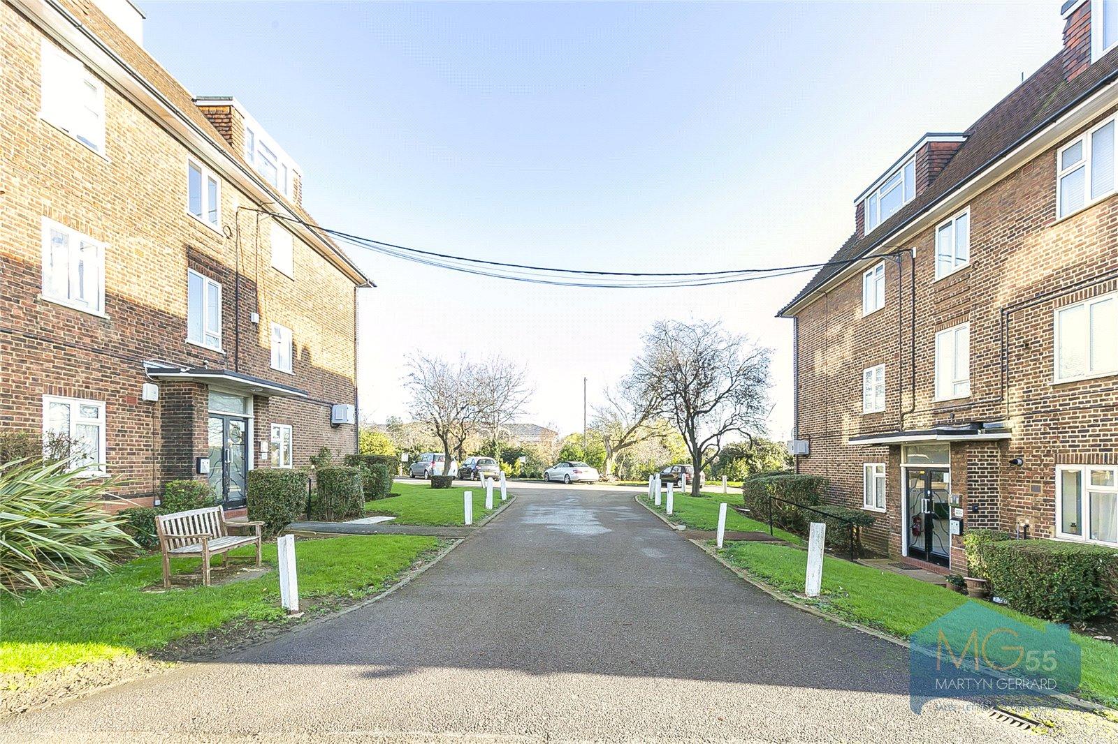 2 bedroom Apartment for sale - Martyn Gerrard