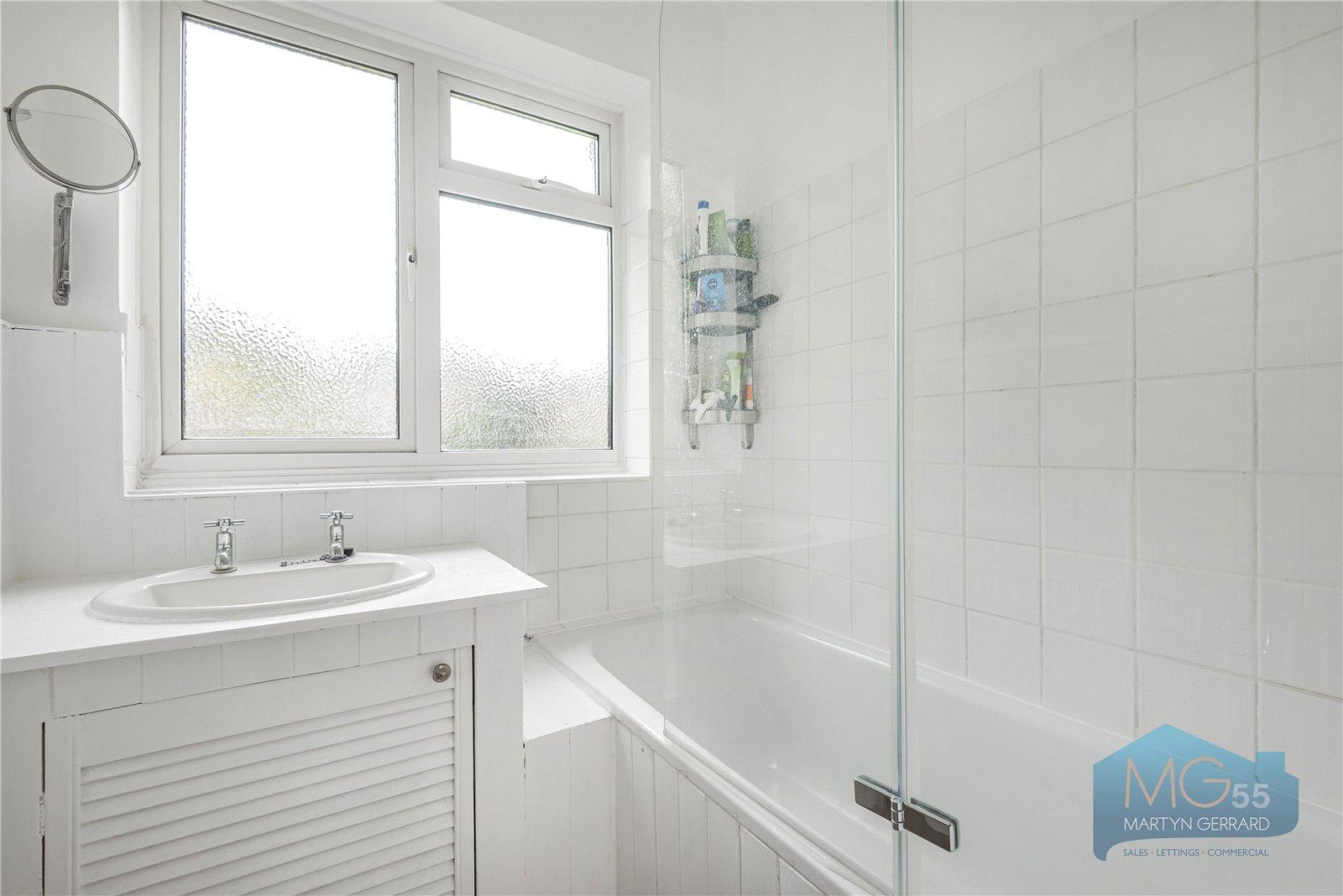 2 bedroom Apartment for sale - Martyn Gerrard