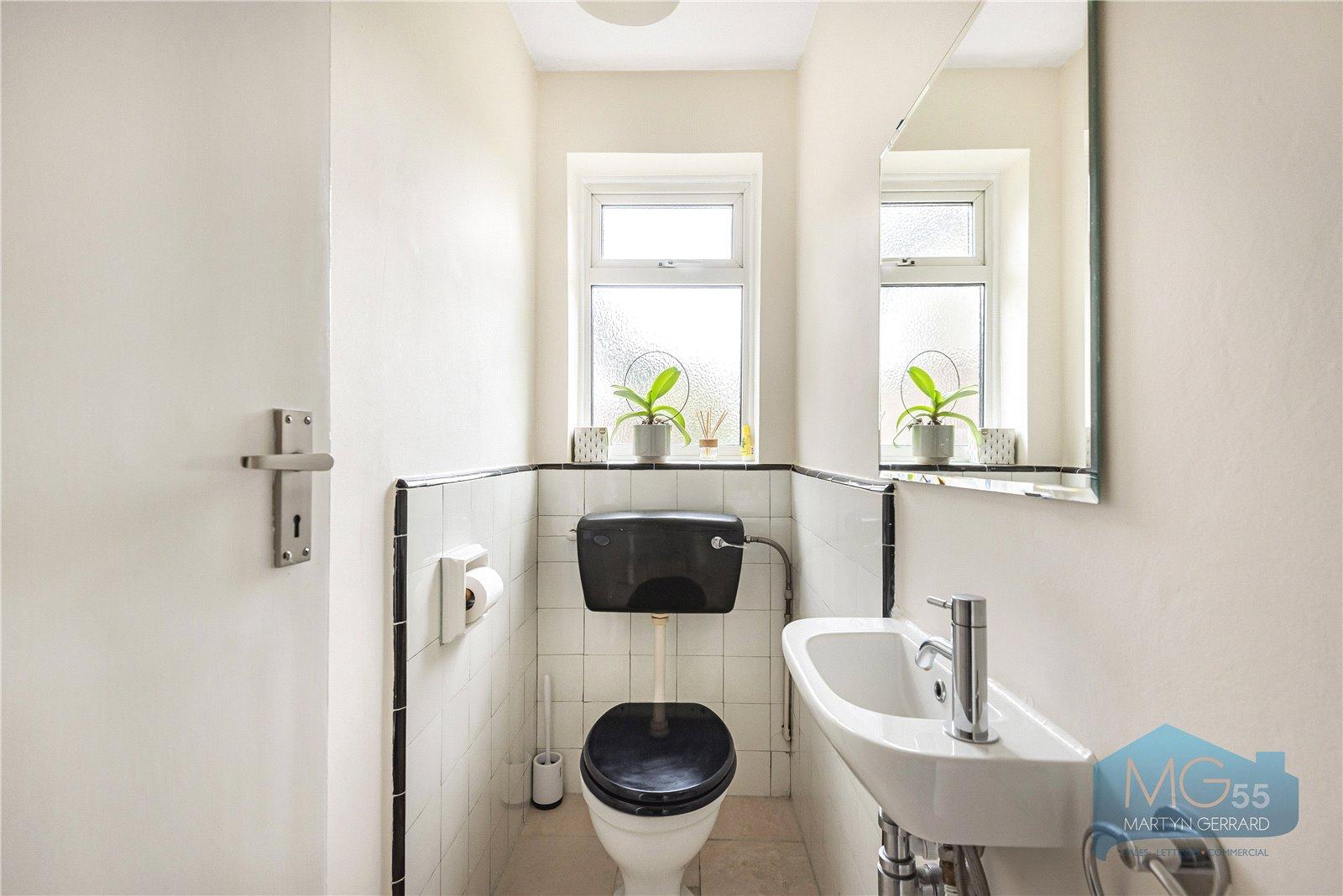 2 bedroom Apartment for sale - Martyn Gerrard