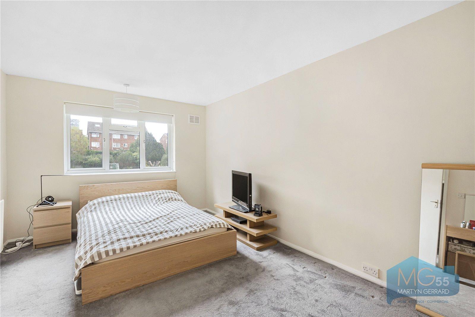 2 bedroom Apartment for sale - Martyn Gerrard