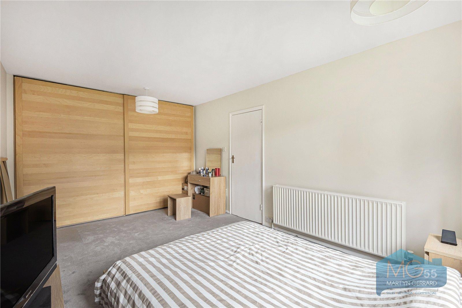 2 bedroom Apartment for sale - Martyn Gerrard