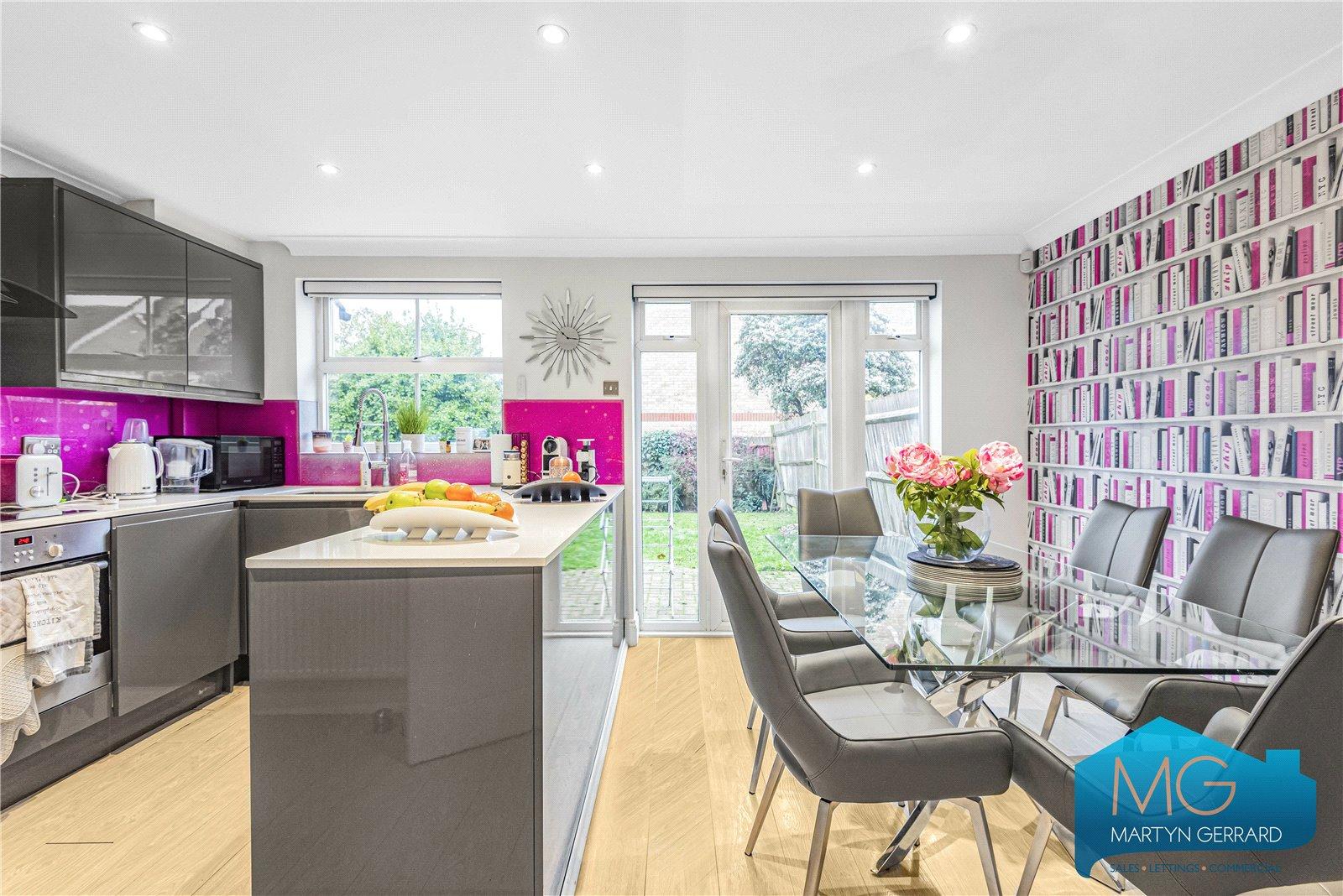 3 bedroom Link Detached House for sale - Martyn Gerrard