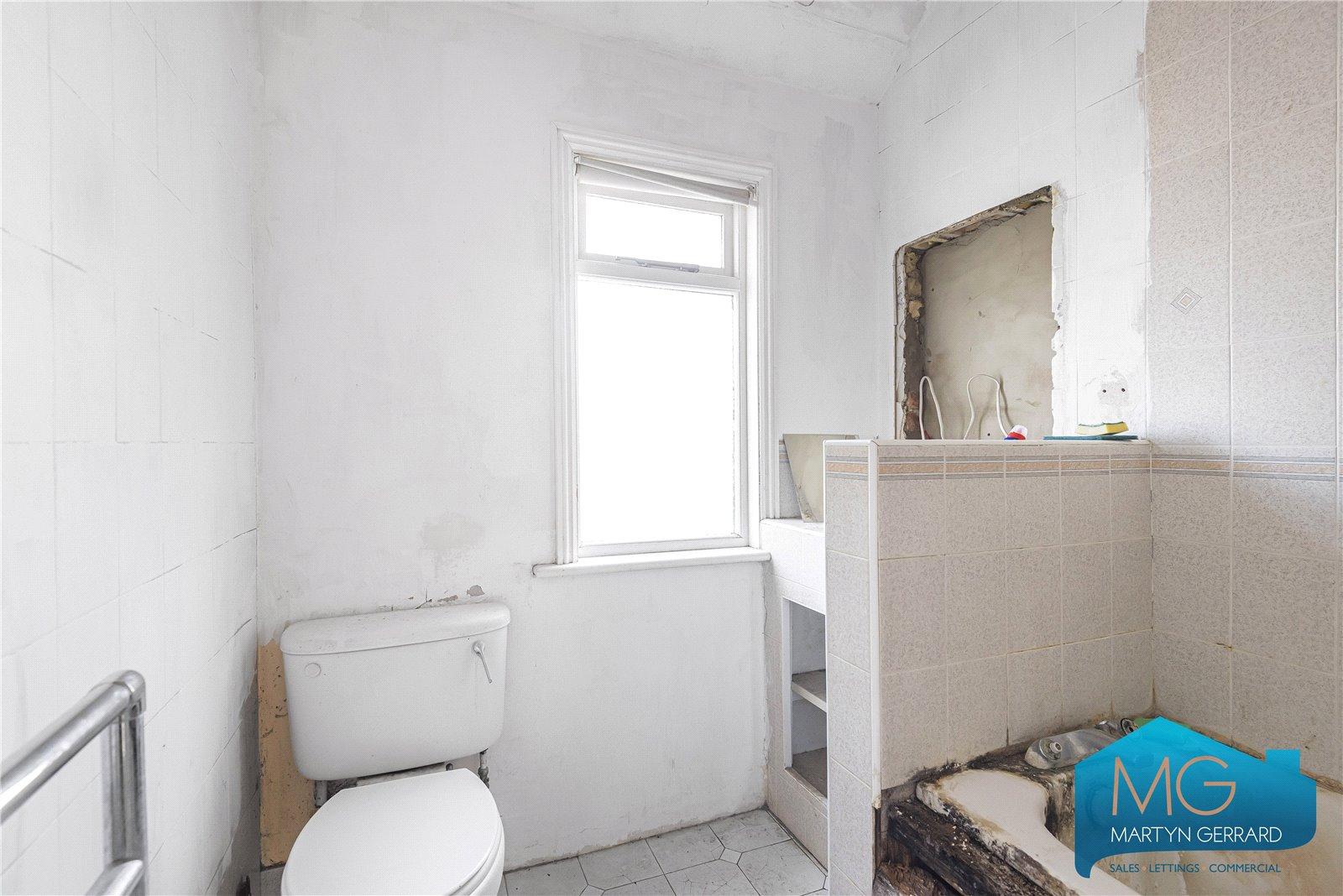 3 bedroom End of Terrace House for sale - Martyn Gerrard