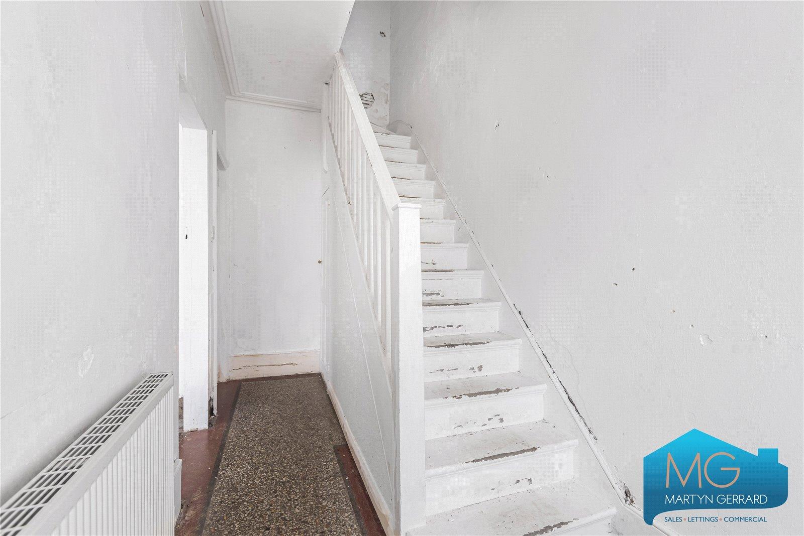 3 bedroom End of Terrace House for sale - Martyn Gerrard