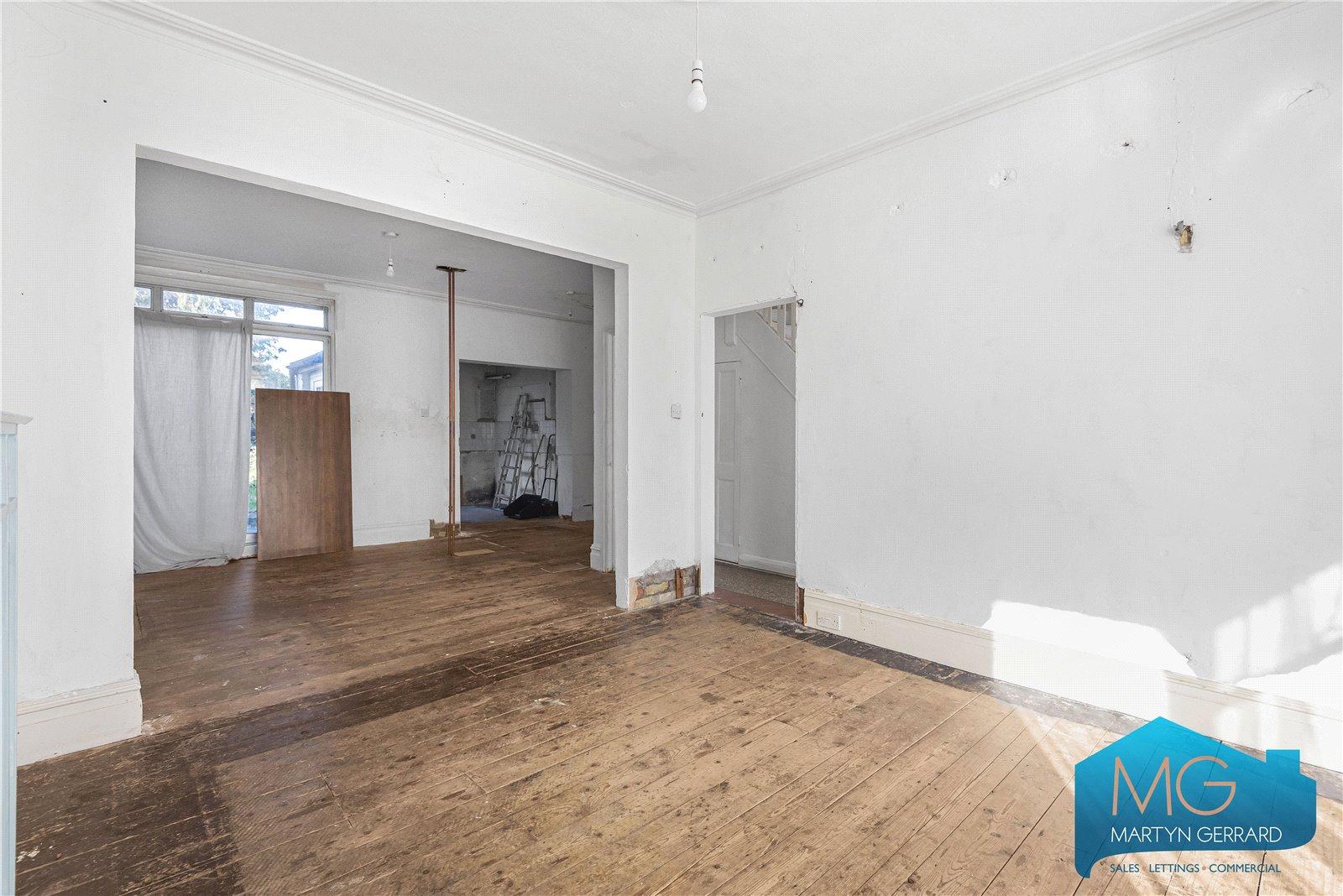 3 bedroom End of Terrace House for sale - Martyn Gerrard