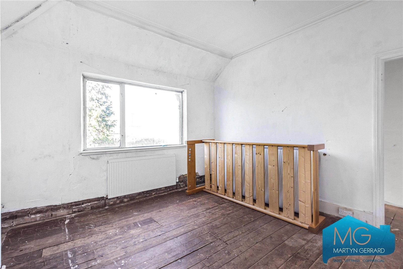 3 bedroom End of Terrace House for sale - Martyn Gerrard