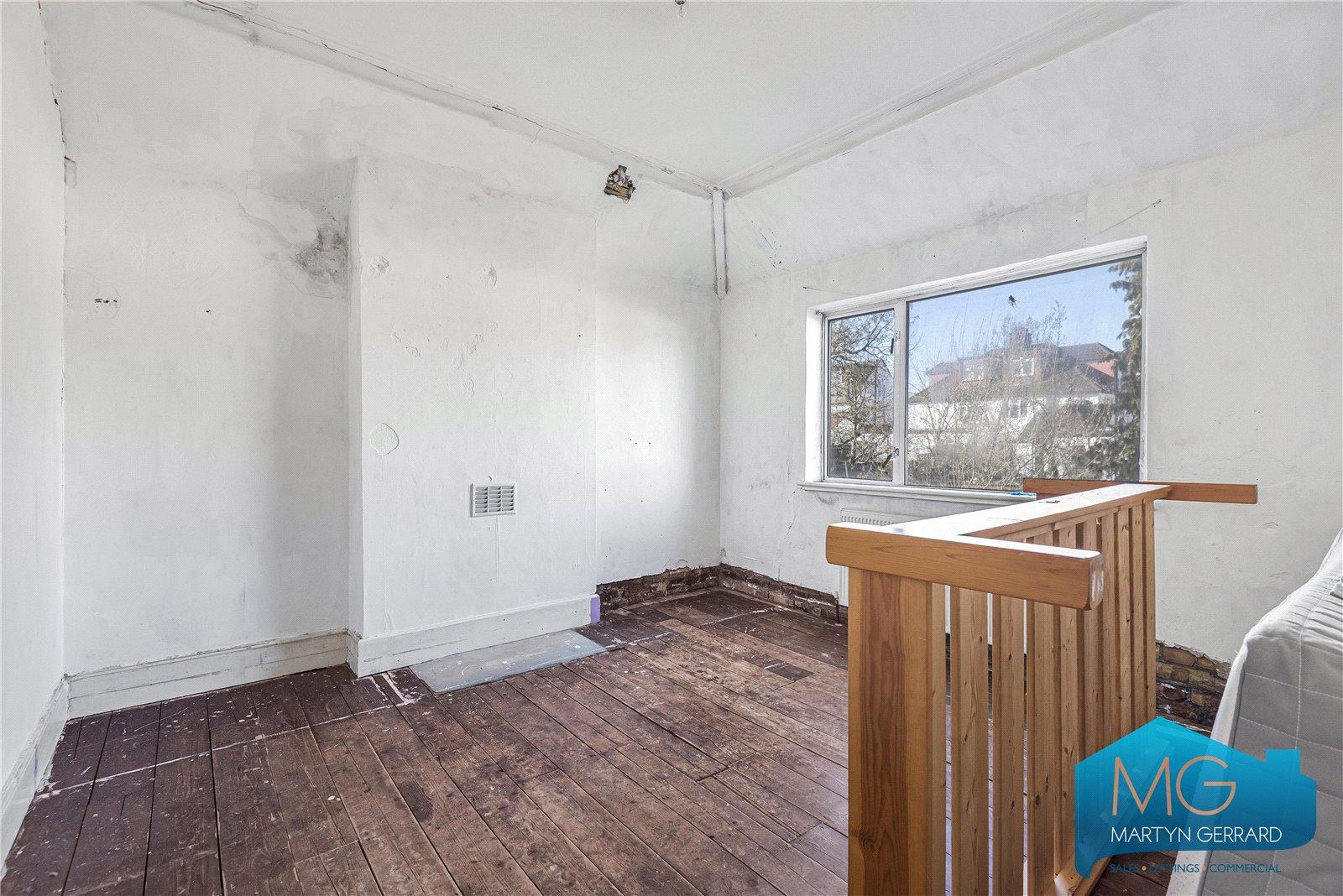 3 bedroom End of Terrace House for sale - Martyn Gerrard