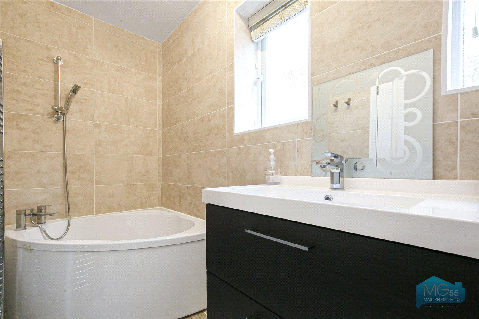 2 bedroom Ground Floor Flat to rent - Martyn Gerrard