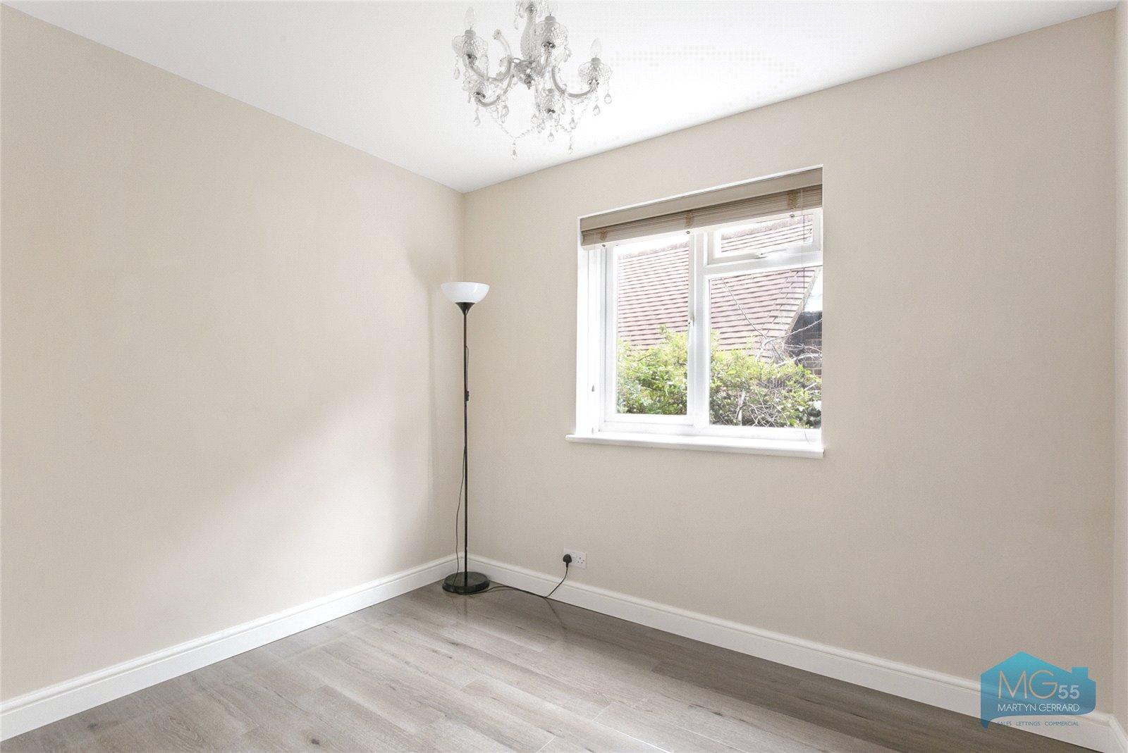 2 bedroom Ground Floor Flat to rent - Martyn Gerrard