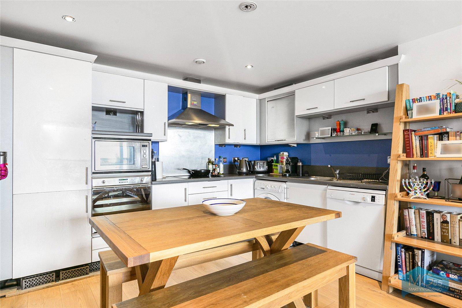 2 bedroom Apartment to rent - Martyn Gerrard
