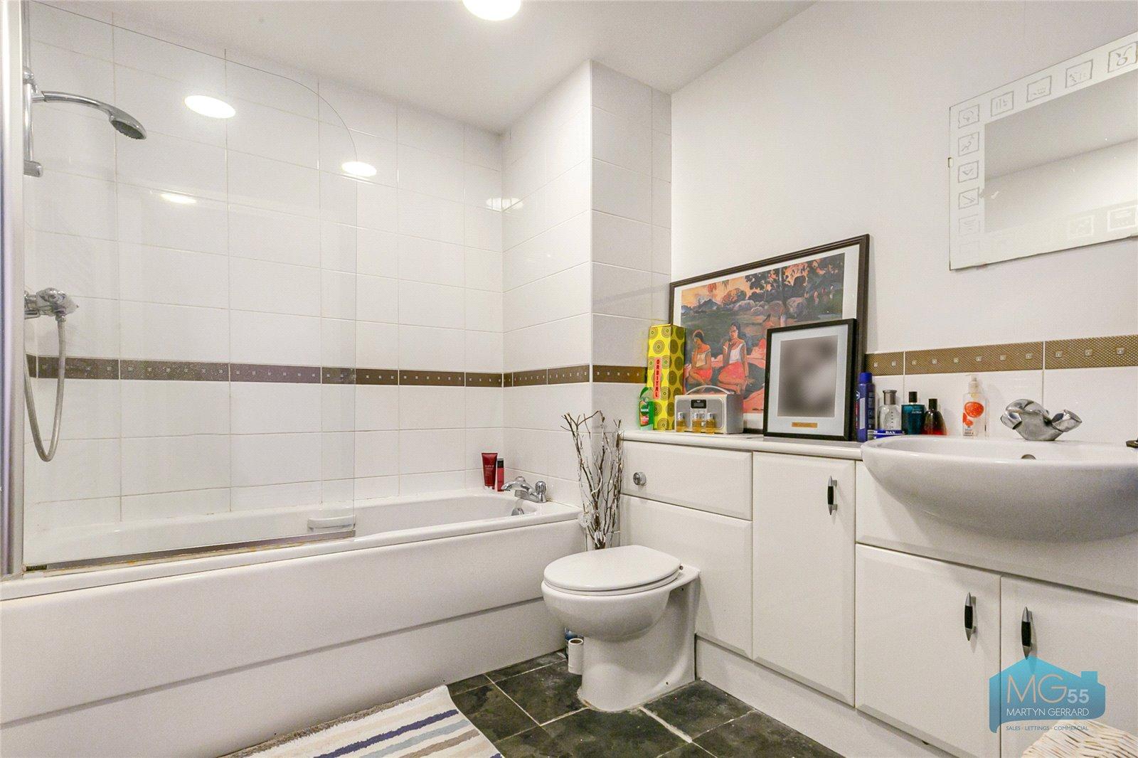 2 bedroom Apartment to rent - Martyn Gerrard