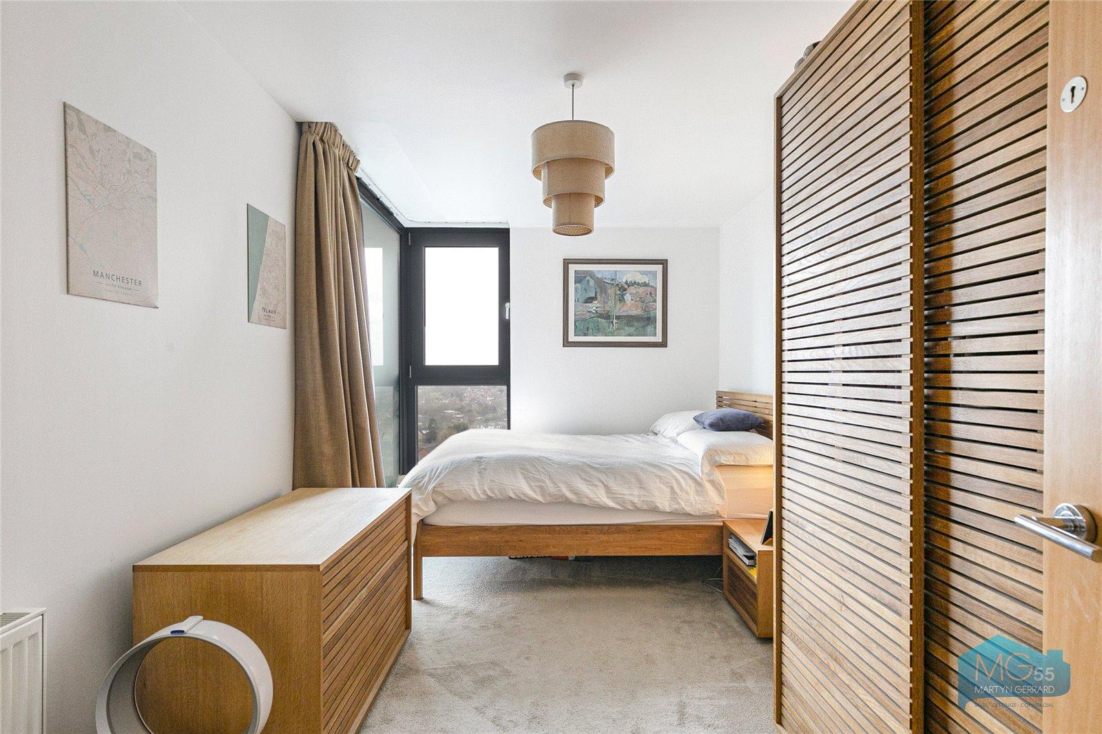 2 bedroom Apartment to rent - Martyn Gerrard