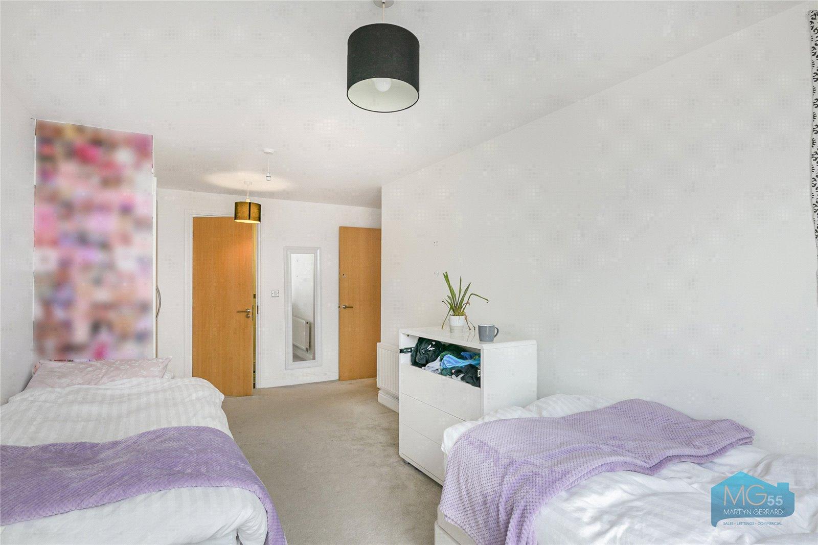 2 bedroom Apartment to rent - Martyn Gerrard