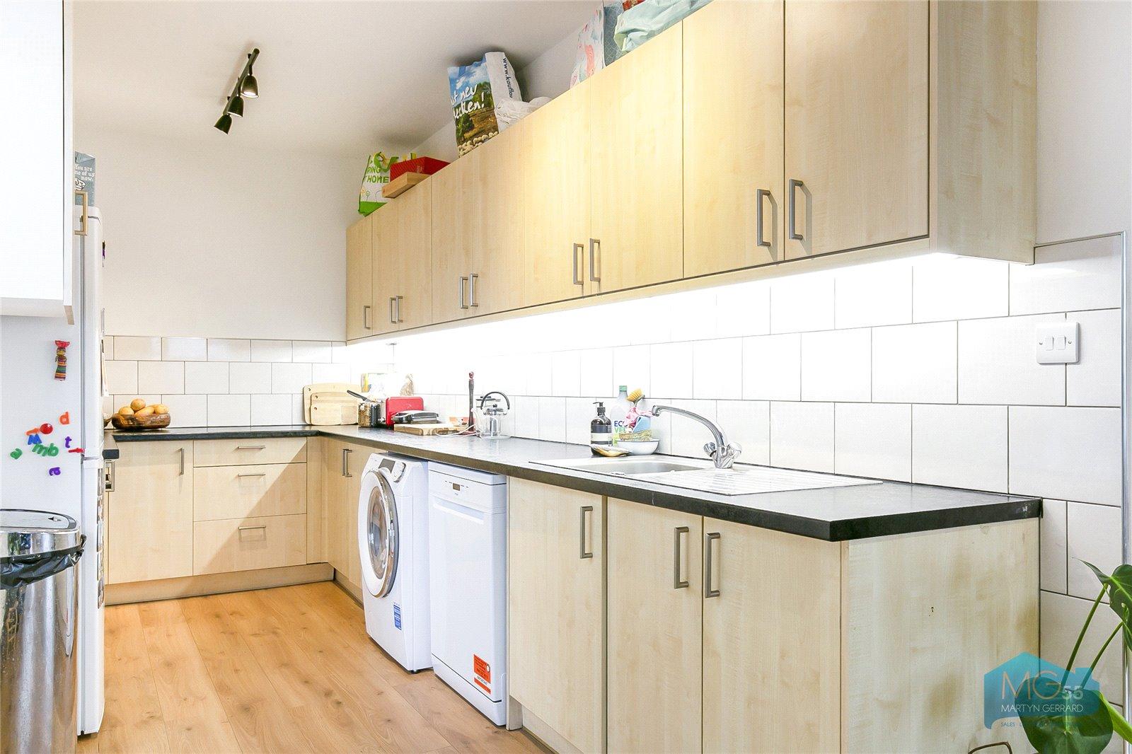 3 bedroom Maisonette to rent - Martyn Gerrard