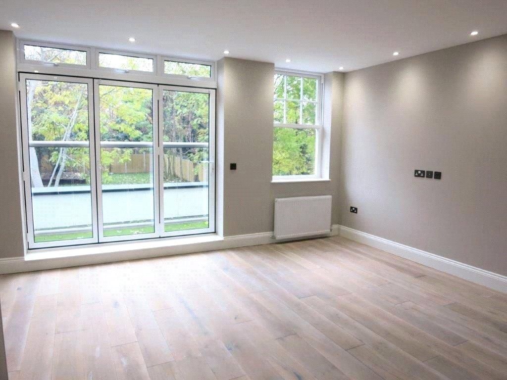 2 bedroom Apartment to rent - Martyn Gerrard