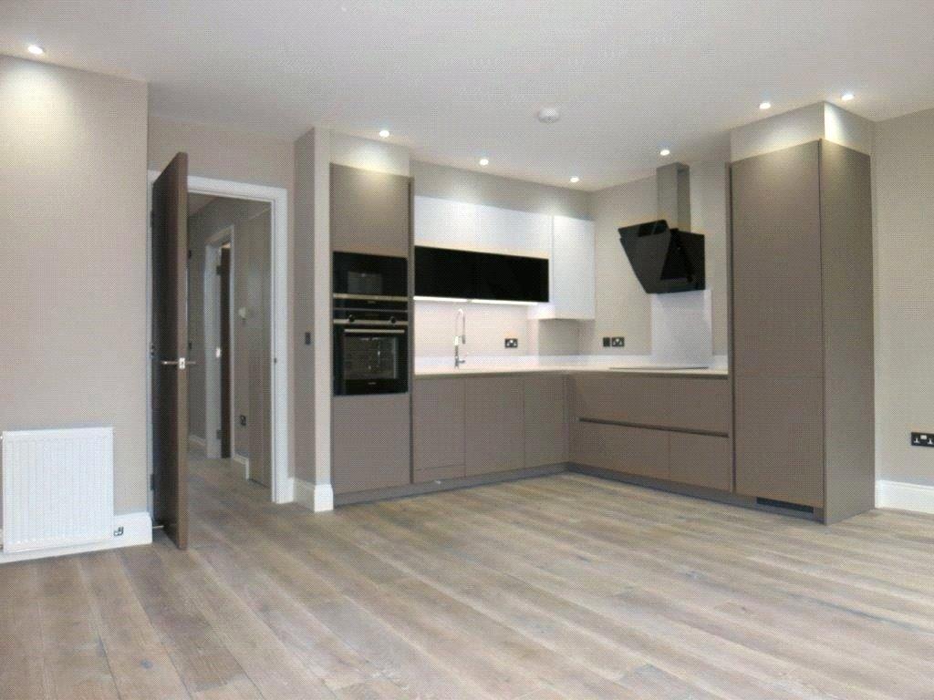 2 bedroom Apartment to rent - Martyn Gerrard