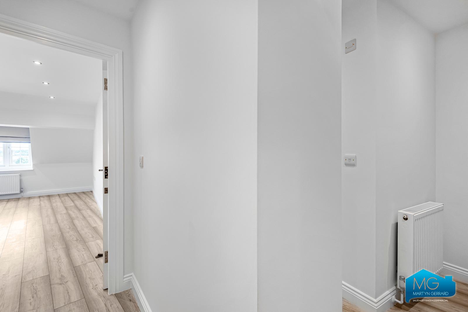 2 bedroom Apartment to rent - Martyn Gerrard
