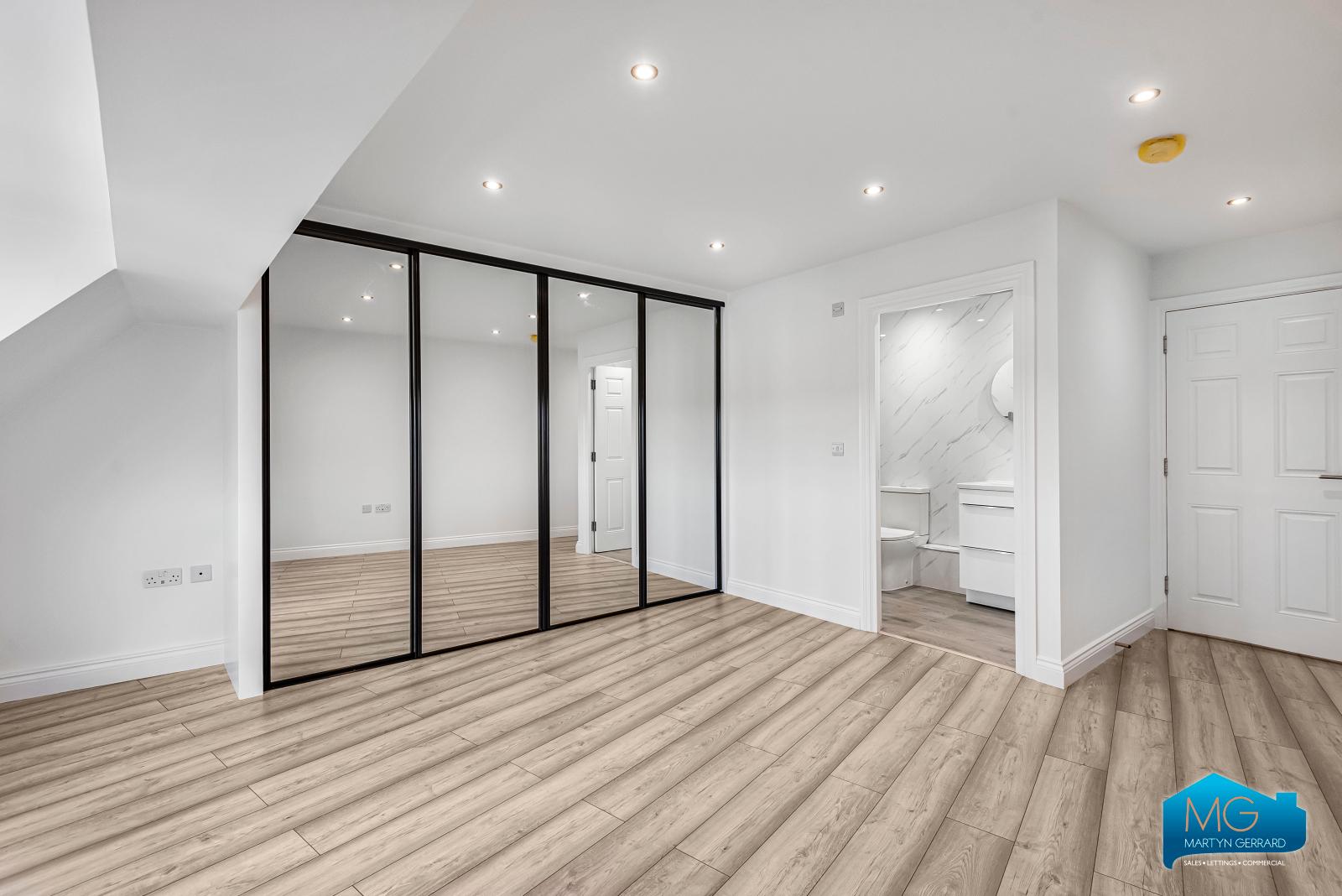 2 bedroom Apartment to rent - Martyn Gerrard