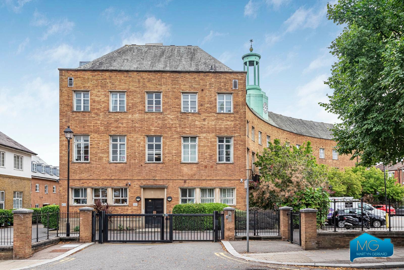 2 bedroom Apartment to rent - Martyn Gerrard