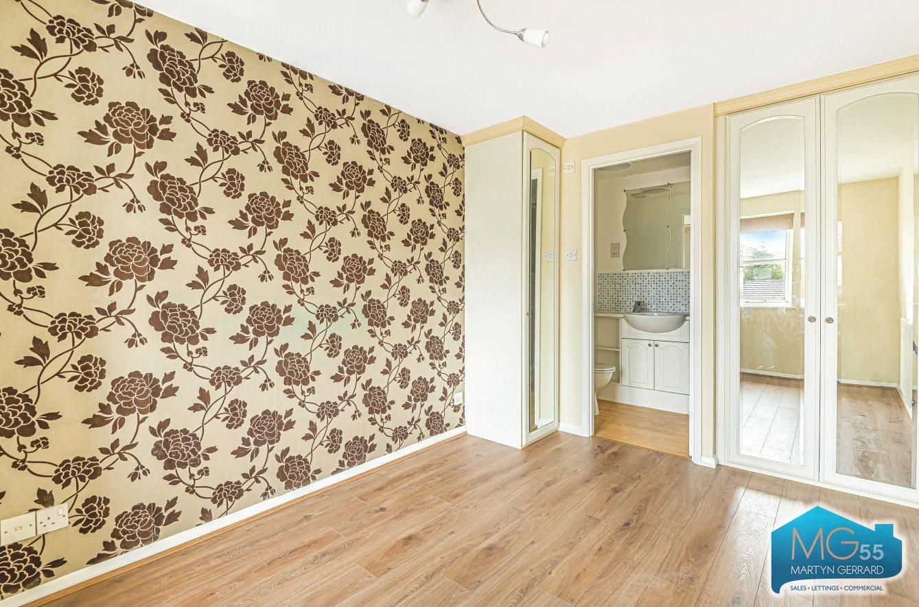 3 bedroom Semi-Detached House to rent - Martyn Gerrard